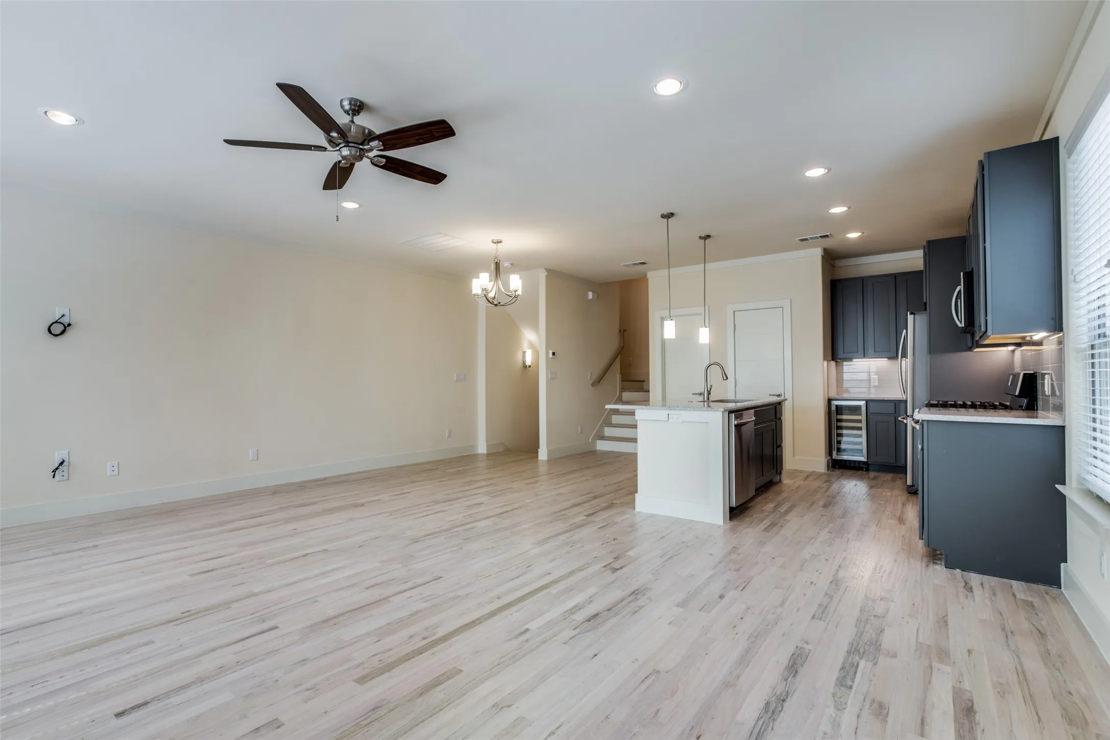 Townhouse For Rent in Dallas County , 4316 Hartford Street 31, Dallas, Texas 75219, 2 Bedrooms, 3 Bathrooms, 2 Garage spaces, 1,394 Sqft, built in 2019, Price $2,995, mls#21319740, Real Estate Agent in Dallas, Homes For Rent in Dallas county, Homes For Rent in Dallas, Realtor in Dallas Texas, Real Estate Brokerage Independent Realty Texas, Luminita Cordes Realtor