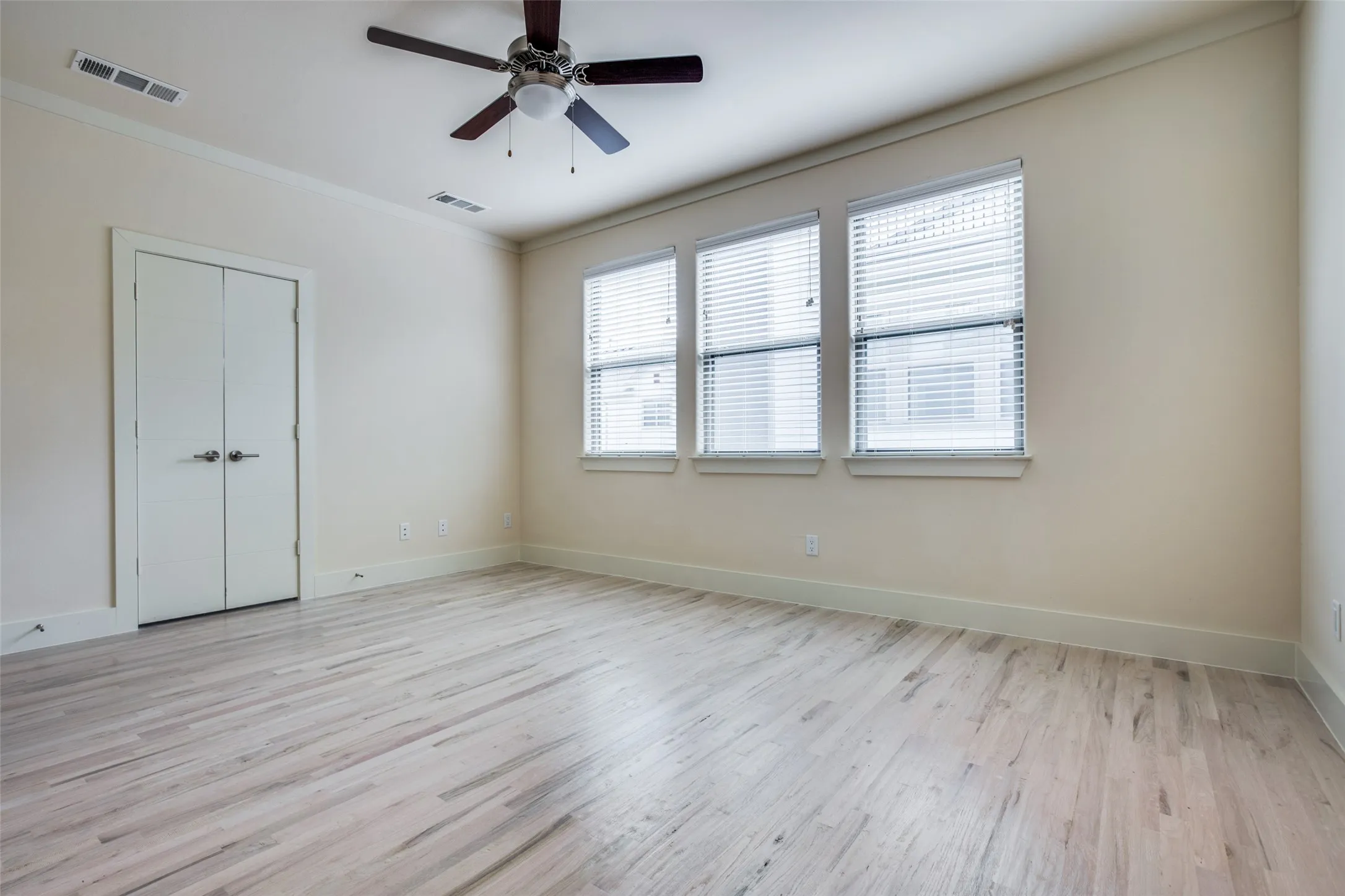 Townhouse For Rent in Dallas County , 4316 Hartford Street 31, Dallas, Texas 75219, 2 Bedrooms, 3 Bathrooms, 2 Garage spaces, 1,394 Sqft, built in 2019, Price $2,995, mls#21319740, Real Estate Agent in Dallas, Homes For Rent in Dallas county, Homes For Rent in Dallas, Realtor in Dallas Texas, Real Estate Brokerage Independent Realty Texas, Luminita Cordes Realtor