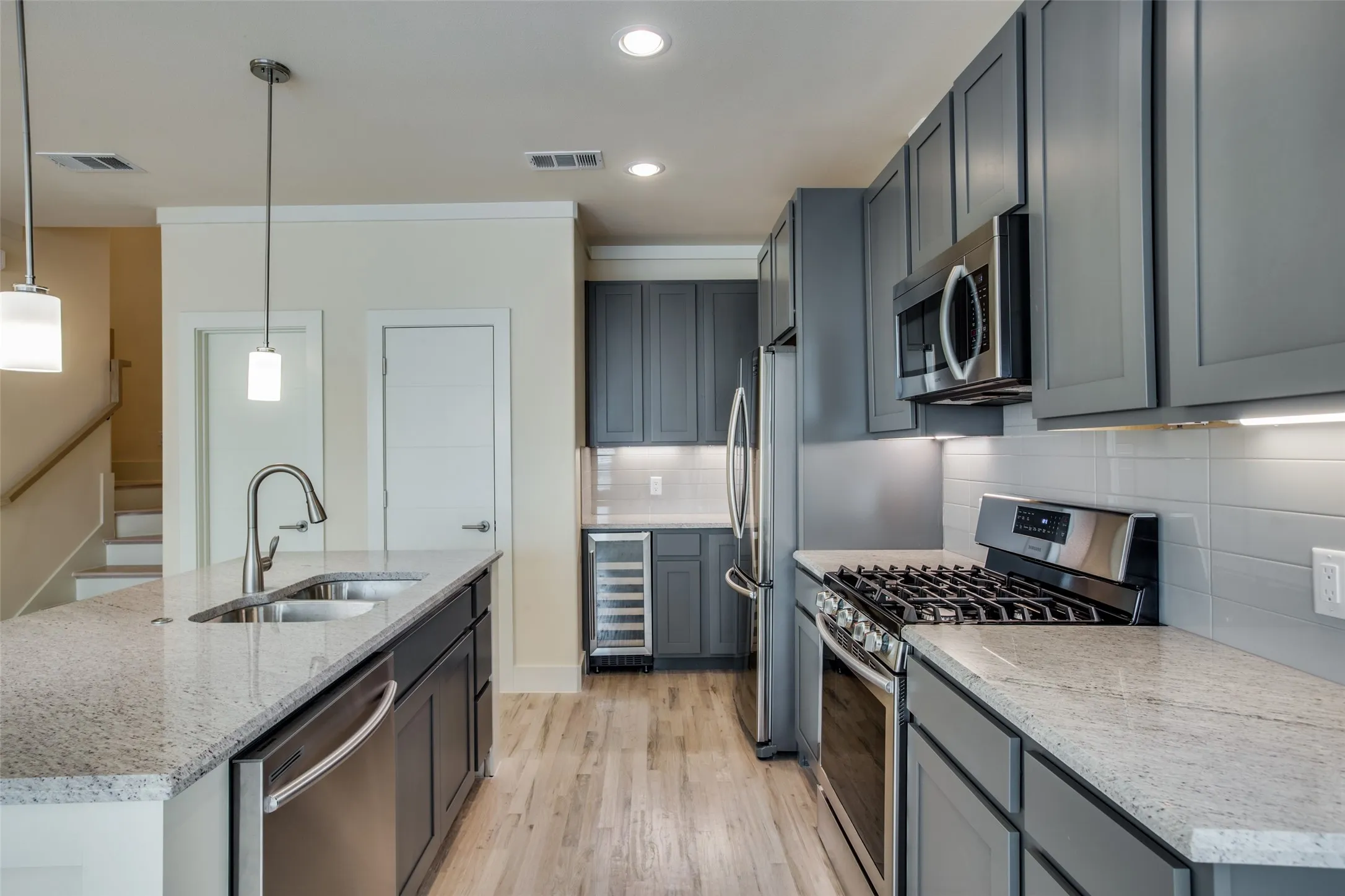 Townhouse For Rent in Dallas County , 4316 Hartford Street 31, Dallas, Texas 75219, 2 Bedrooms, 3 Bathrooms, 2 Garage spaces, 1,394 Sqft, built in 2019, Price $2,995, mls#21319740, Real Estate Agent in Dallas, Homes For Rent in Dallas county, Homes For Rent in Dallas, Realtor in Dallas Texas, Real Estate Brokerage Independent Realty Texas, Luminita Cordes Realtor