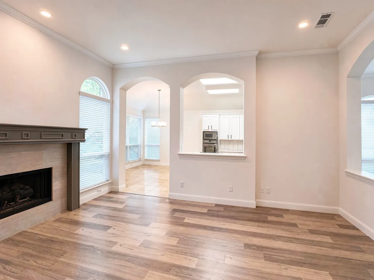 Single Family Residence For Rent in Dallas County , 3867 Ridgelake Court, Addison, Texas 75001, 3 Bedroom, 2 Bathroom, 2 Garage spaces, 1,909 Sqft, built in 1992, mls#21326727, Real Estate Agent in Addison, Homes For Rent in Dallas county, Homes For Rent in Addison, Realtor in Addison Texas, Real Estate Brokerage Independent Realty Texas, Luminita Cordes Realtor