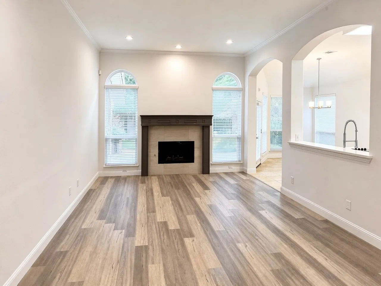 Single Family Residence For Rent in Dallas County , 3867 Ridgelake Court, Addison, Texas 75001, 3 Bedroom, 2 Bathroom, 2 Garage spaces, 1,909 Sqft, built in 1992, mls#21326727, Real Estate Agent in Addison, Homes For Rent in Dallas county, Homes For Rent in Addison, Realtor in Addison Texas, Real Estate Brokerage Independent Realty Texas, Luminita Cordes Realtor