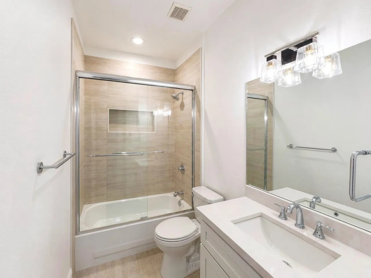 Single Family Residence For Rent in Dallas County , 3867 Ridgelake Court, Addison, Texas 75001, 3 Bedroom, 2 Bathroom, 2 Garage spaces, 1,909 Sqft, built in 1992, mls#21326727, Real Estate Agent in Addison, Homes For Rent in Dallas county, Homes For Rent in Addison, Realtor in Addison Texas, Real Estate Brokerage Independent Realty Texas, Luminita Cordes Realtor