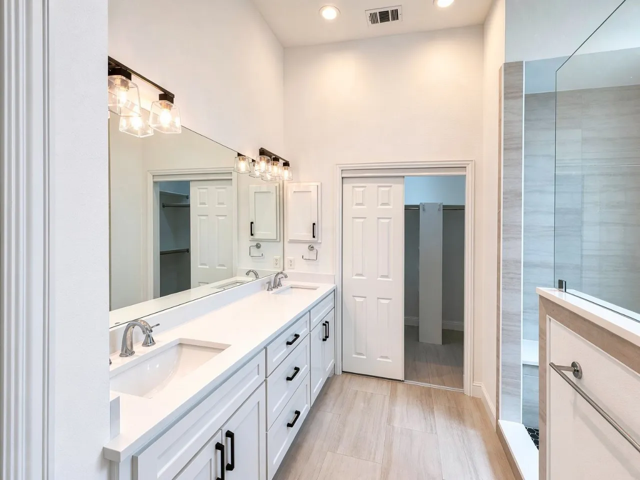 Single Family Residence For Rent in Dallas County , 3867 Ridgelake Court, Addison, Texas 75001, 3 Bedroom, 2 Bathroom, 2 Garage spaces, 1,909 Sqft, built in 1992, mls#21326727, Real Estate Agent in Addison, Homes For Rent in Dallas county, Homes For Rent in Addison, Realtor in Addison Texas, Real Estate Brokerage Independent Realty Texas, Luminita Cordes Realtor