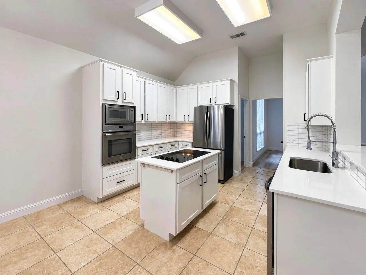 Single Family Residence For Rent in Dallas County , 3867 Ridgelake Court, Addison, Texas 75001, 3 Bedroom, 2 Bathroom, 2 Garage spaces, 1,909 Sqft, built in 1992, mls#21326727, Real Estate Agent in Addison, Homes For Rent in Dallas county, Homes For Rent in Addison, Realtor in Addison Texas, Real Estate Brokerage Independent Realty Texas, Luminita Cordes Realtor