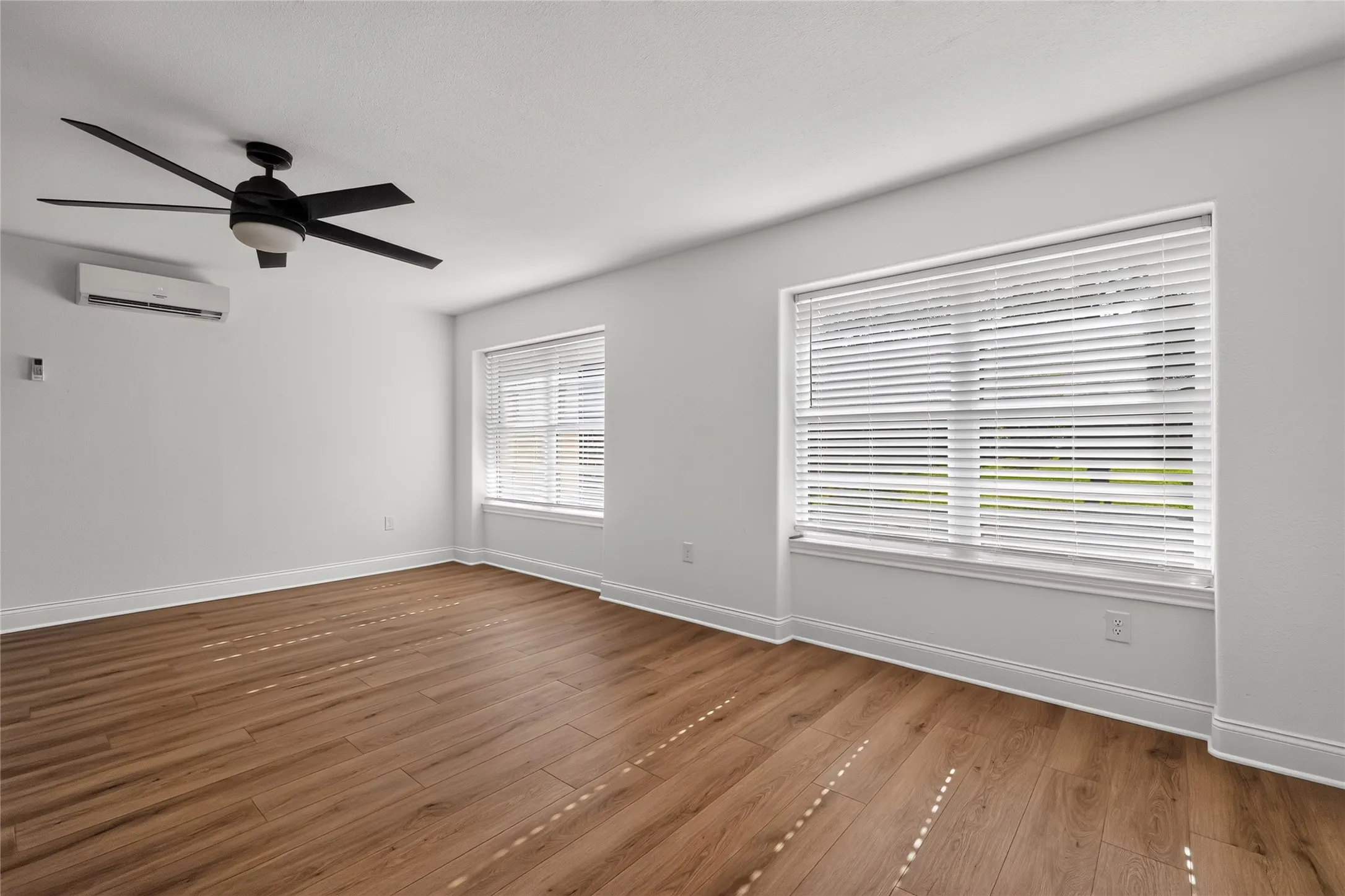 Single Family Residence For Sale in Mc Lennan County , 2808 Woodland Drive, Waco, Texas 76710, 4 Bedroom, 4 Bathroom, 2 Garage spaces, 2,808 Sqft, built in 1959, mls#21325399, Real Estate Agent in Waco, Homes For Sale in Mc Lennan county, Homes For Sale in Waco, Realtor in Waco Texas, Real Estate Brokerage Independent Realty Texas, Luminita Cordes Realtor