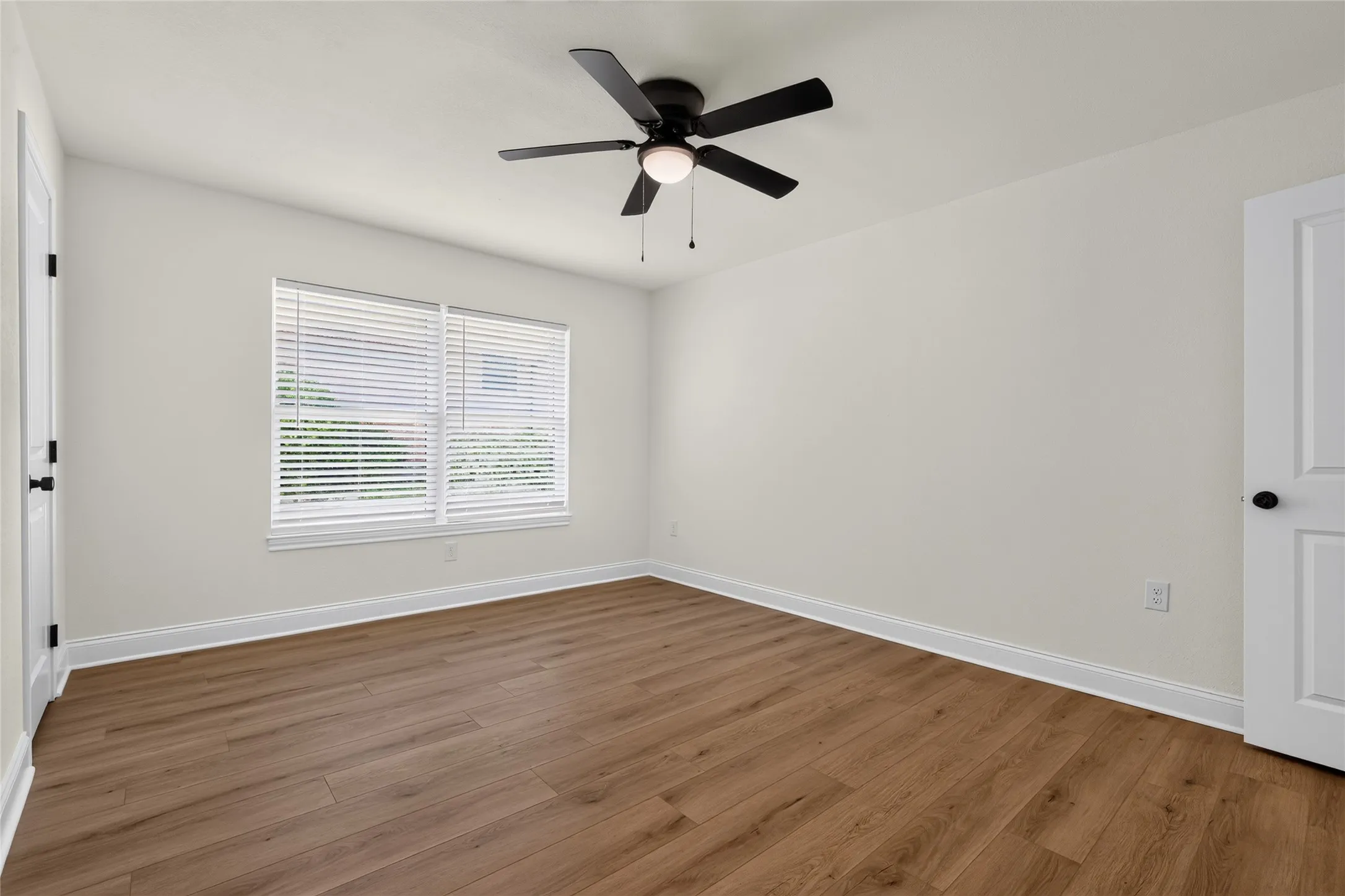Single Family Residence For Sale in Mc Lennan County , 2808 Woodland Drive, Waco, Texas 76710, 4 Bedroom, 4 Bathroom, 2 Garage spaces, 2,808 Sqft, built in 1959, mls#21325399, Real Estate Agent in Waco, Homes For Sale in Mc Lennan county, Homes For Sale in Waco, Realtor in Waco Texas, Real Estate Brokerage Independent Realty Texas, Luminita Cordes Realtor