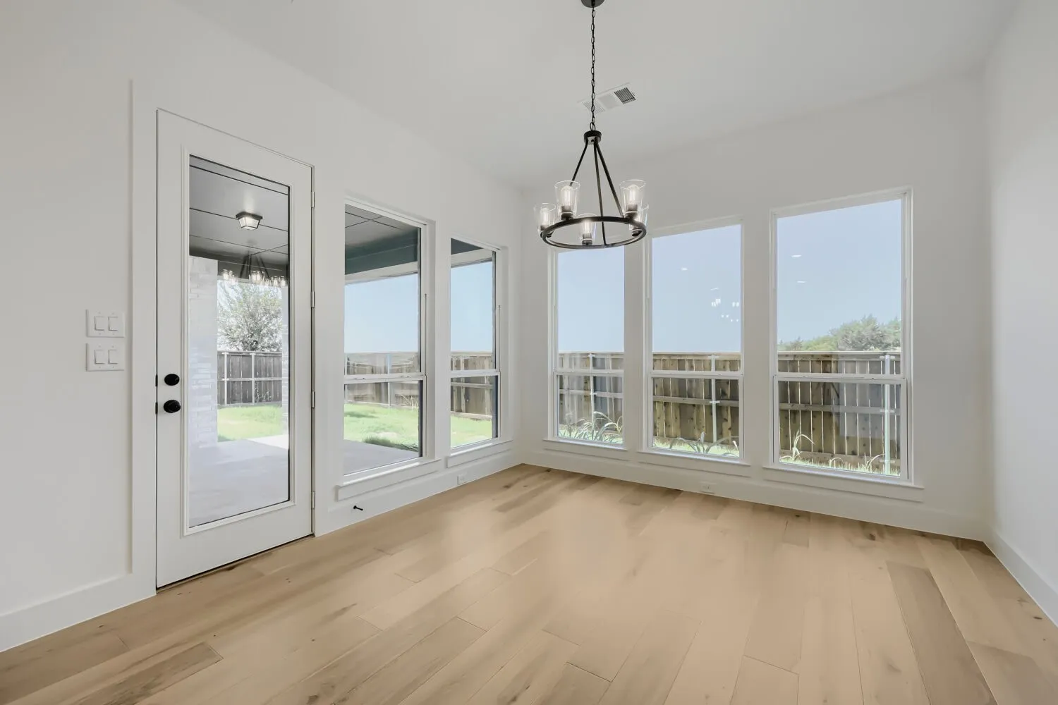 Single Family Residence For Sale in Johnson County , 501 Splitrock Road, Mansfield, Texas 76063, 3 Bedroom, 3 Bathroom, 2 Garage spaces, 3,026 Sqft, built in 2026, mls#21326737, Real Estate Agent in Mansfield, Homes For Sale in Johnson county, Homes For Sale in Mansfield, Realtor in Mansfield Texas, Real Estate Brokerage Independent Realty Texas, Luminita Cordes Realtor