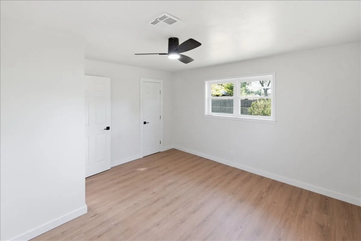 Single Family Residence For Sale in Hill County , 507 S Colorado Street, Whitney, Texas 76692, 3 Bedroom, 2 Bathroom, Garage spaces, 1,554 Sqft, built in 0, mls#21325970, Real Estate Agent in Whitney, Homes For Sale in Hill county, Homes For Sale in Whitney, Realtor in Whitney Texas, Real Estate Brokerage Independent Realty Texas, Luminita Cordes Realtor
