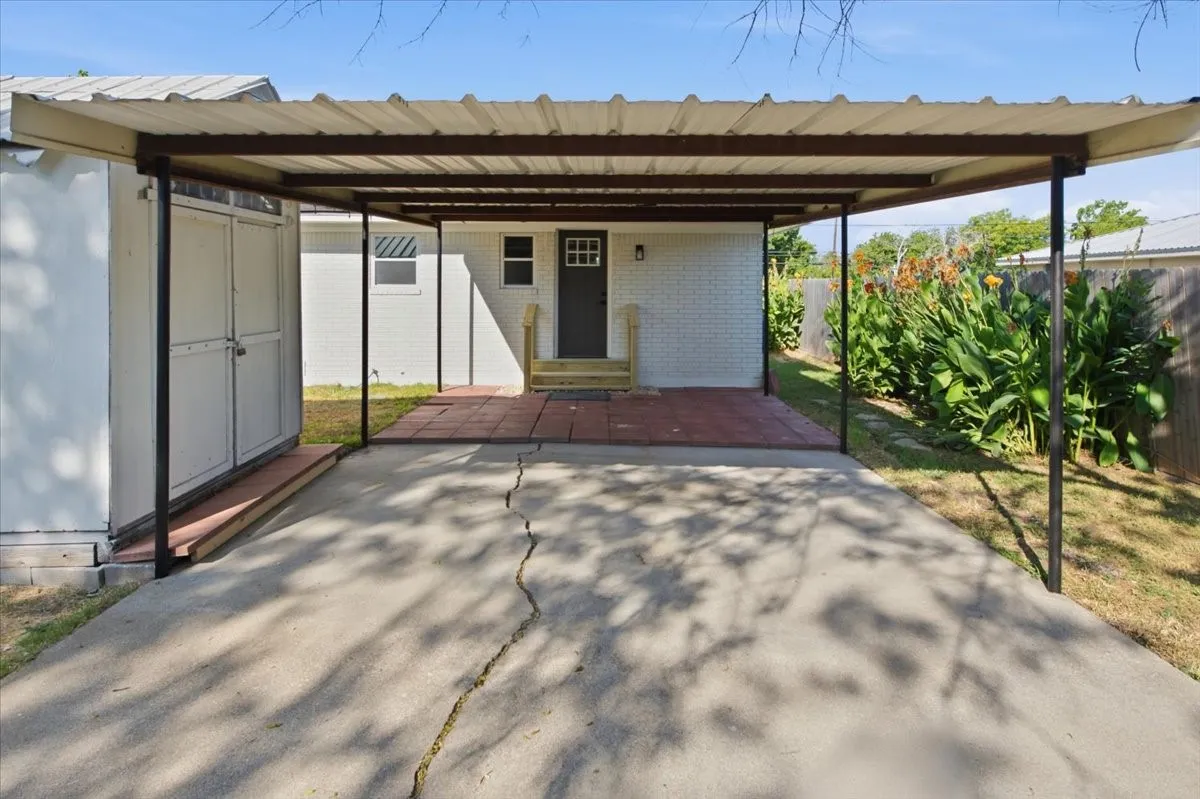Single Family Residence For Sale in Hill County , 507 S Colorado Street, Whitney, Texas 76692, 3 Bedroom, 2 Bathroom, Garage spaces, 1,554 Sqft, built in 0, mls#21325970, Real Estate Agent in Whitney, Homes For Sale in Hill county, Homes For Sale in Whitney, Realtor in Whitney Texas, Real Estate Brokerage Independent Realty Texas, Luminita Cordes Realtor