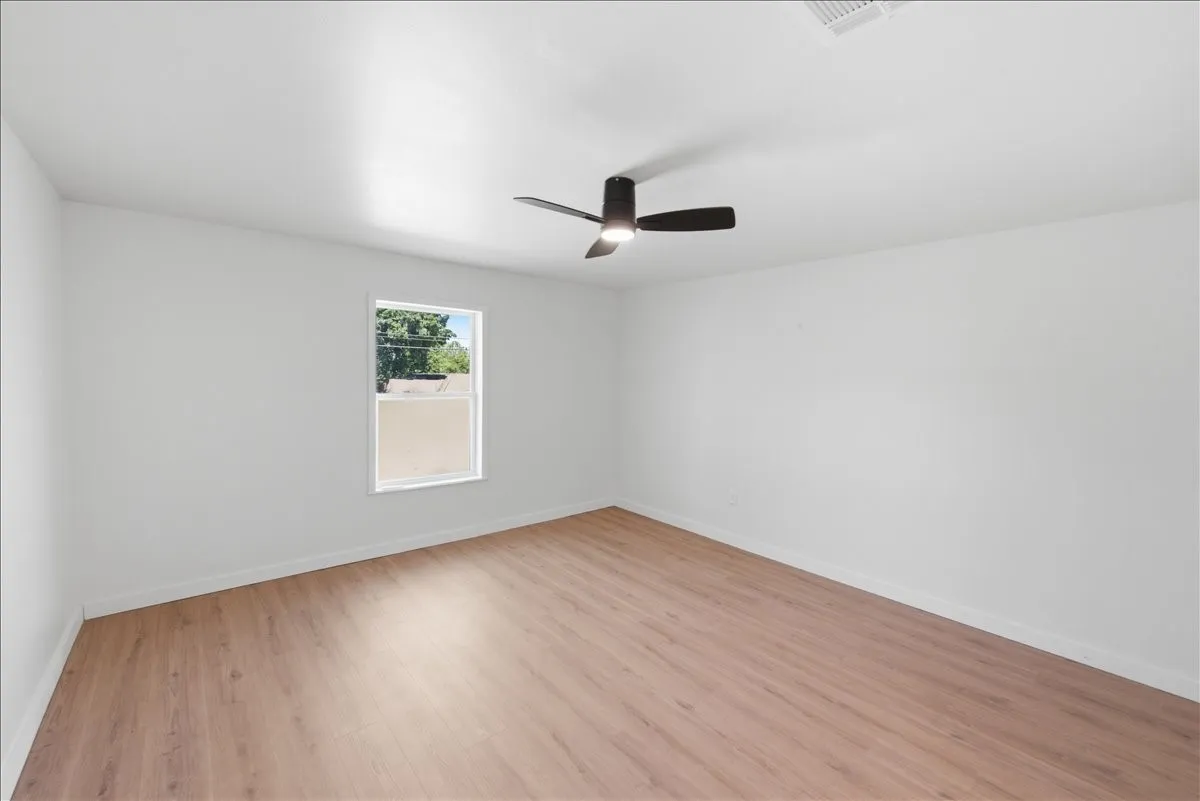 Single Family Residence For Sale in Hill County , 507 S Colorado Street, Whitney, Texas 76692, 3 Bedroom, 2 Bathroom, Garage spaces, 1,554 Sqft, built in 0, mls#21325970, Real Estate Agent in Whitney, Homes For Sale in Hill county, Homes For Sale in Whitney, Realtor in Whitney Texas, Real Estate Brokerage Independent Realty Texas, Luminita Cordes Realtor