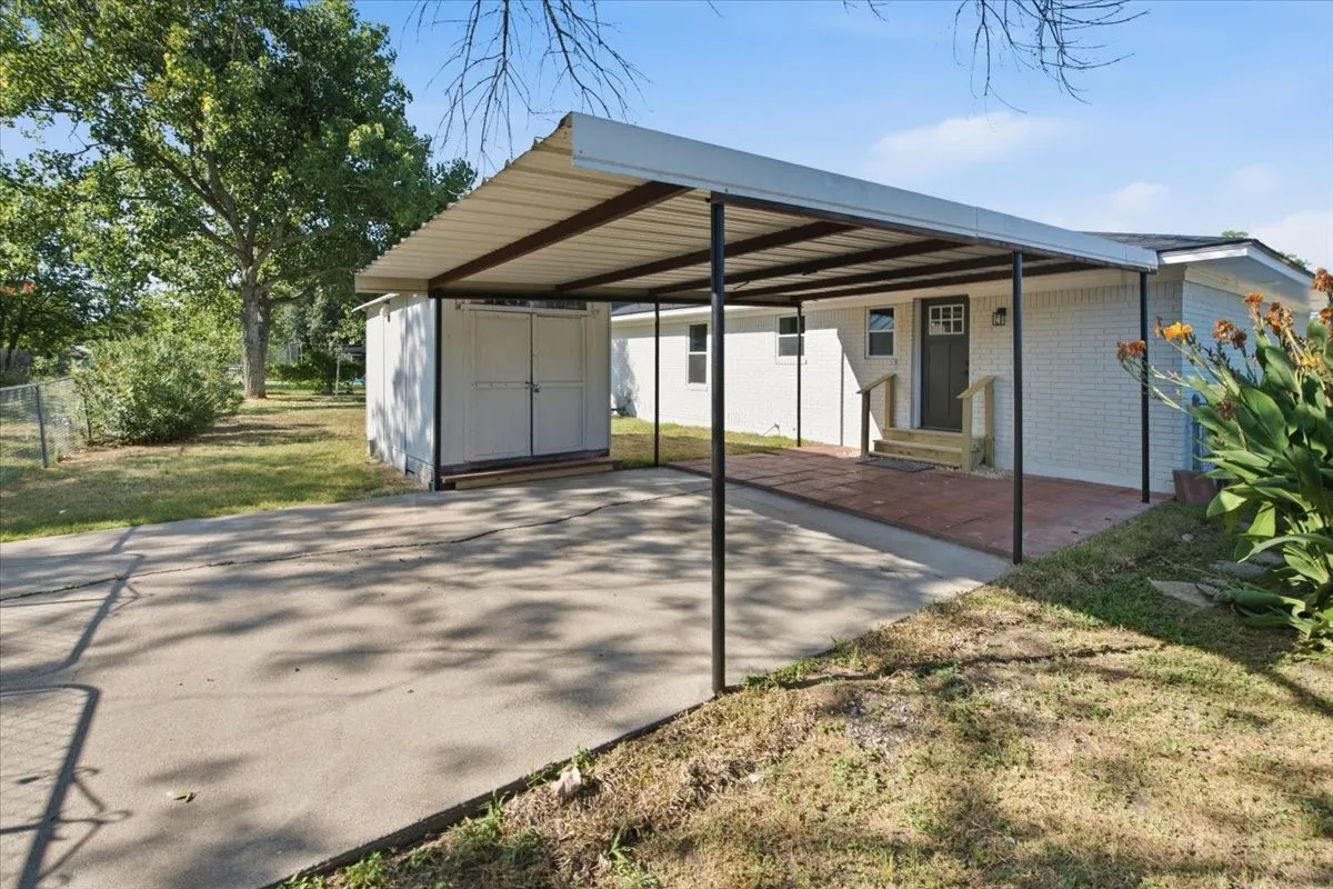 Single Family Residence For Sale in Hill County , 507 S Colorado Street, Whitney, Texas 76692, 3 Bedroom, 2 Bathroom, Garage spaces, 1,554 Sqft, built in 0, mls#21325970, Real Estate Agent in Whitney, Homes For Sale in Hill county, Homes For Sale in Whitney, Realtor in Whitney Texas, Real Estate Brokerage Independent Realty Texas, Luminita Cordes Realtor