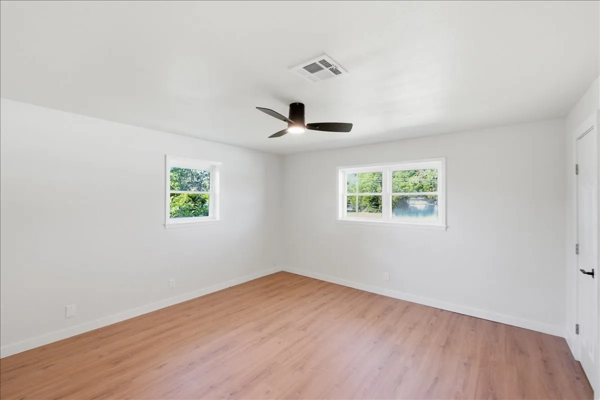 Single Family Residence For Sale in Hill County , 507 S Colorado Street, Whitney, Texas 76692, 3 Bedroom, 2 Bathroom, Garage spaces, 1,554 Sqft, built in 0, mls#21325970, Real Estate Agent in Whitney, Homes For Sale in Hill county, Homes For Sale in Whitney, Realtor in Whitney Texas, Real Estate Brokerage Independent Realty Texas, Luminita Cordes Realtor