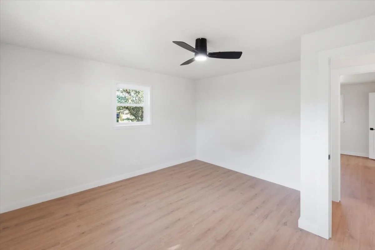 Single Family Residence For Sale in Hill County , 507 S Colorado Street, Whitney, Texas 76692, 3 Bedroom, 2 Bathroom, Garage spaces, 1,554 Sqft, built in 0, mls#21325970, Real Estate Agent in Whitney, Homes For Sale in Hill county, Homes For Sale in Whitney, Realtor in Whitney Texas, Real Estate Brokerage Independent Realty Texas, Luminita Cordes Realtor