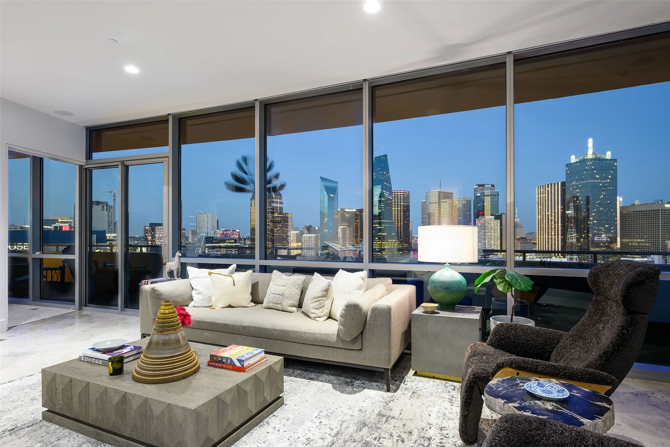 Condominium For Sale in Dallas County , 2200 Victory Avenue 2304, Dallas, Texas 75219, 3 Bedrooms, 4 Bathrooms, 3 Garage spaces, 3,184 Sqft, built in 2007, Price $2,295,000, mls#21322879, Real Estate Agent in Dallas, Homes For Sale in Dallas county, Homes For Sale in Dallas, Realtor in Dallas Texas, Real Estate Brokerage Independent Realty Texas, Luminita Cordes Realtor