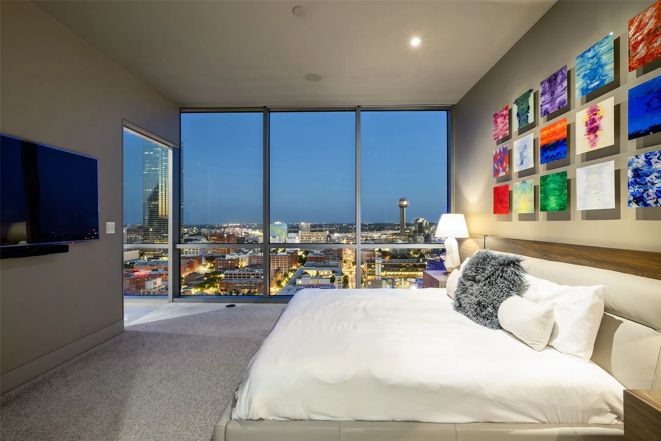 Condominium For Sale in Dallas County , 2200 Victory Avenue 2304, Dallas, Texas 75219, 3 Bedrooms, 4 Bathrooms, 3 Garage spaces, 3,184 Sqft, built in 2007, Price $2,295,000, mls#21322879, Real Estate Agent in Dallas, Homes For Sale in Dallas county, Homes For Sale in Dallas, Realtor in Dallas Texas, Real Estate Brokerage Independent Realty Texas, Luminita Cordes Realtor