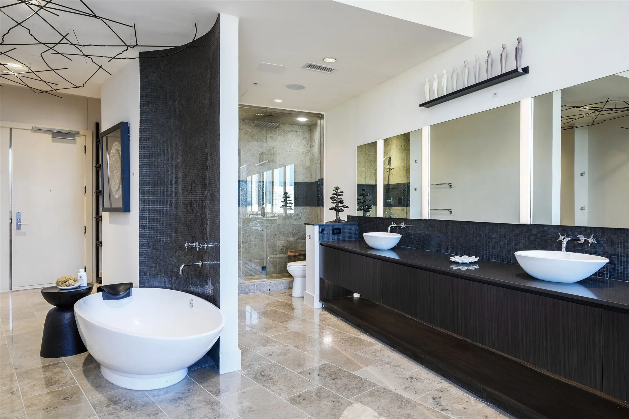 Condominium For Sale in Dallas County , 2200 Victory Avenue 2304, Dallas, Texas 75219, 3 Bedrooms, 4 Bathrooms, 3 Garage spaces, 3,184 Sqft, built in 2007, Price $2,295,000, mls#21322879, Real Estate Agent in Dallas, Homes For Sale in Dallas county, Homes For Sale in Dallas, Realtor in Dallas Texas, Real Estate Brokerage Independent Realty Texas, Luminita Cordes Realtor