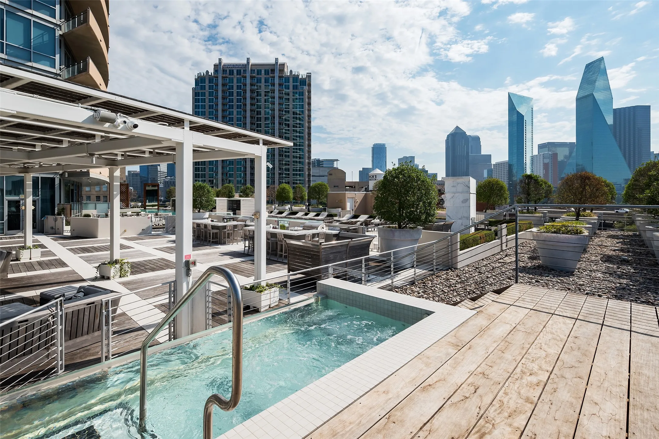 Condominium For Sale in Dallas County , 2200 Victory Avenue 2304, Dallas, Texas 75219, 3 Bedrooms, 4 Bathrooms, 3 Garage spaces, 3,184 Sqft, built in 2007, Price $2,295,000, mls#21322879, Real Estate Agent in Dallas, Homes For Sale in Dallas county, Homes For Sale in Dallas, Realtor in Dallas Texas, Real Estate Brokerage Independent Realty Texas, Luminita Cordes Realtor