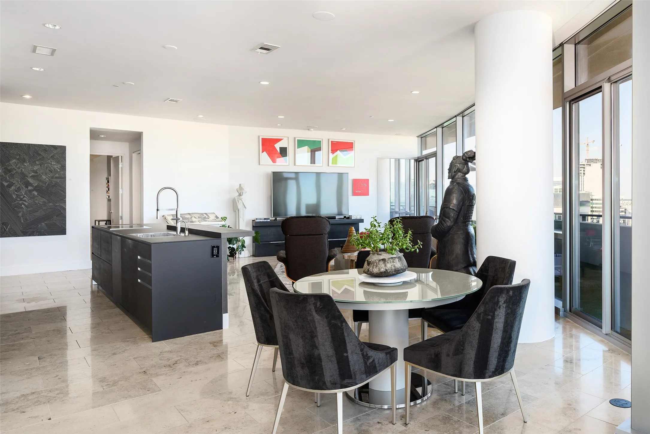 Condominium For Sale in Dallas County , 2200 Victory Avenue 2304, Dallas, Texas 75219, 3 Bedrooms, 4 Bathrooms, 3 Garage spaces, 3,184 Sqft, built in 2007, Price $2,295,000, mls#21322879, Real Estate Agent in Dallas, Homes For Sale in Dallas county, Homes For Sale in Dallas, Realtor in Dallas Texas, Real Estate Brokerage Independent Realty Texas, Luminita Cordes Realtor