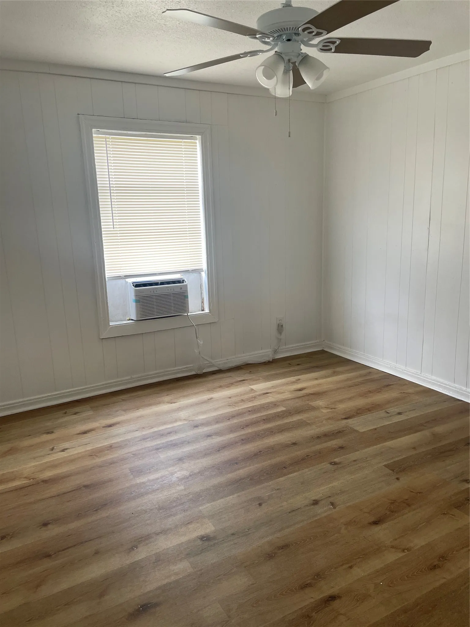 Single Family Residence For Rent in Collin County , 132 Cunningham, Anna, Texas 75409, 2 Bedroom, 1 Bathroom, Garage spaces, 932 Sqft, built in 1970, mls#21326700, Real Estate Agent in Anna, Homes For Rent in Collin county, Homes For Rent in Anna, Realtor in Anna Texas, Real Estate Brokerage Independent Realty Texas, Luminita Cordes Realtor