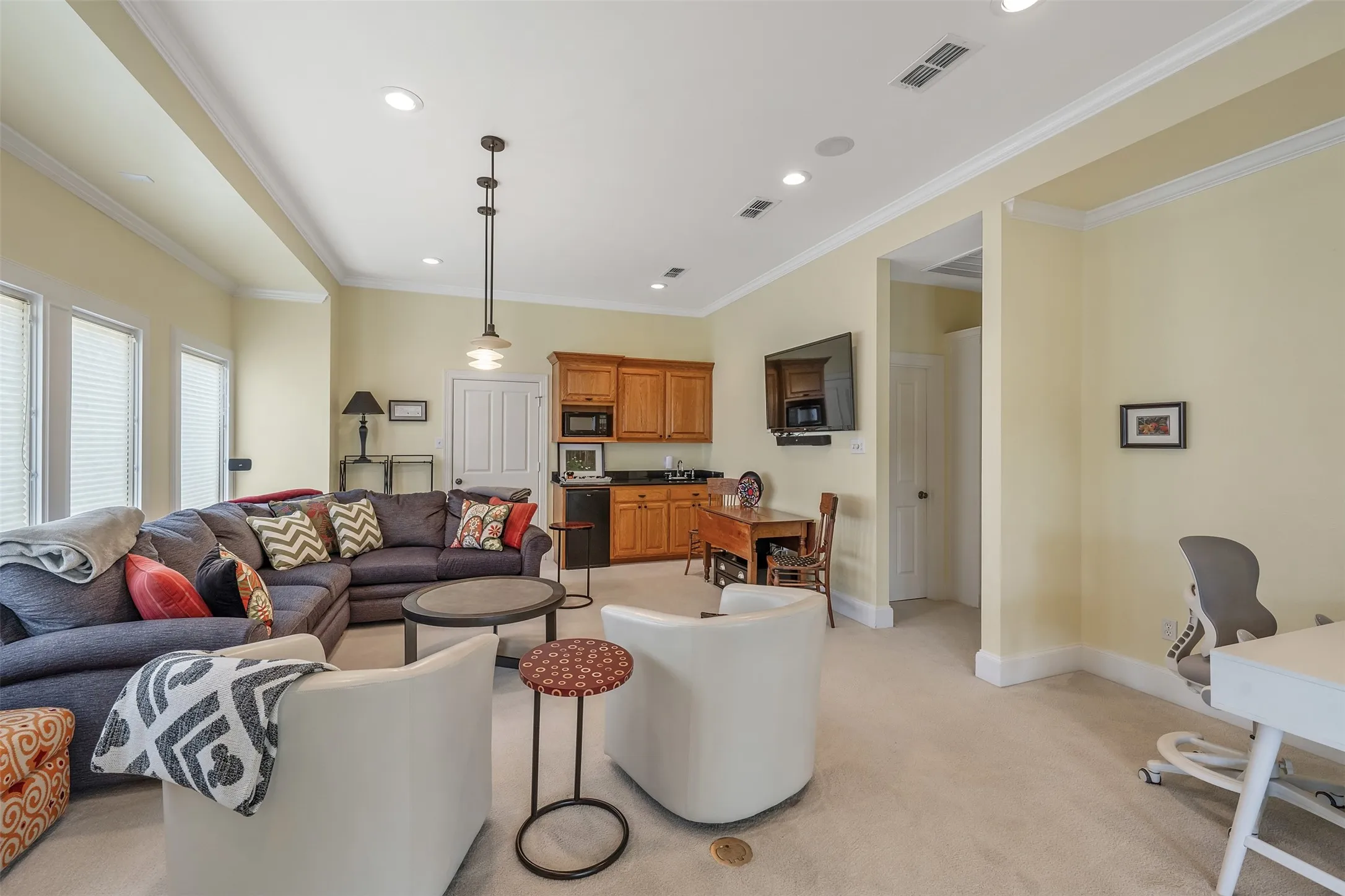 Single Family Residence For Sale in Cherokee County , 100 Red Oak, Bullard, Texas 75757, 3 Bedroom, 3 Bathroom, 2 Garage spaces, 3,076 Sqft, built in 2004, mls#21326718, Real Estate Agent in Bullard, Homes For Sale in Cherokee county, Homes For Sale in Bullard, Realtor in Bullard Texas, Real Estate Brokerage Independent Realty Texas, Luminita Cordes Realtor