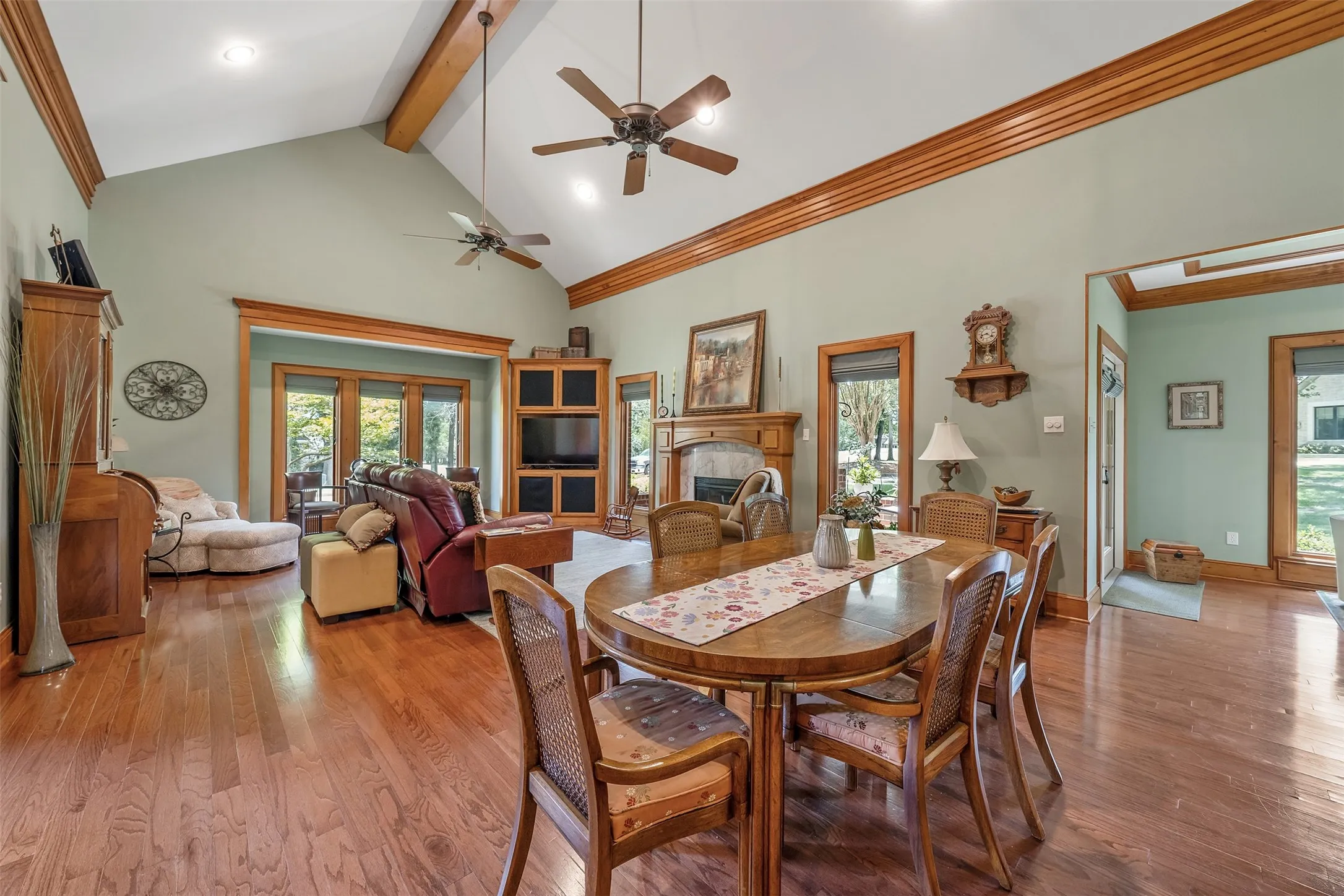 Single Family Residence For Sale in Cherokee County , 100 Red Oak, Bullard, Texas 75757, 3 Bedroom, 3 Bathroom, 2 Garage spaces, 3,076 Sqft, built in 2004, mls#21326718, Real Estate Agent in Bullard, Homes For Sale in Cherokee county, Homes For Sale in Bullard, Realtor in Bullard Texas, Real Estate Brokerage Independent Realty Texas, Luminita Cordes Realtor