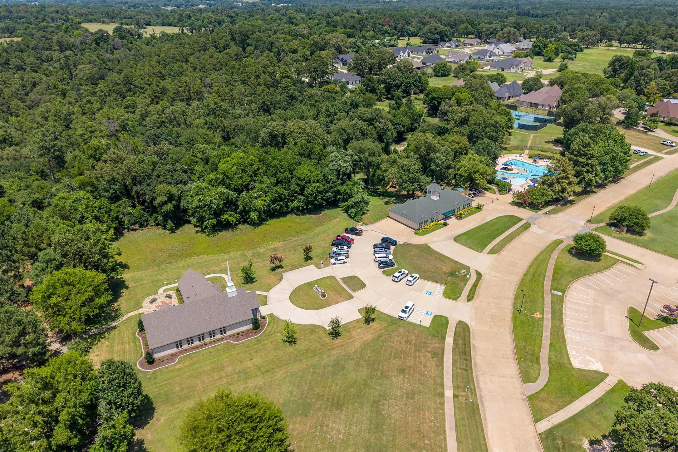Single Family Residence For Sale in Cherokee County , 100 Red Oak, Bullard, Texas 75757, 3 Bedroom, 3 Bathroom, 2 Garage spaces, 3,076 Sqft, built in 2004, mls#21326718, Real Estate Agent in Bullard, Homes For Sale in Cherokee county, Homes For Sale in Bullard, Realtor in Bullard Texas, Real Estate Brokerage Independent Realty Texas, Luminita Cordes Realtor