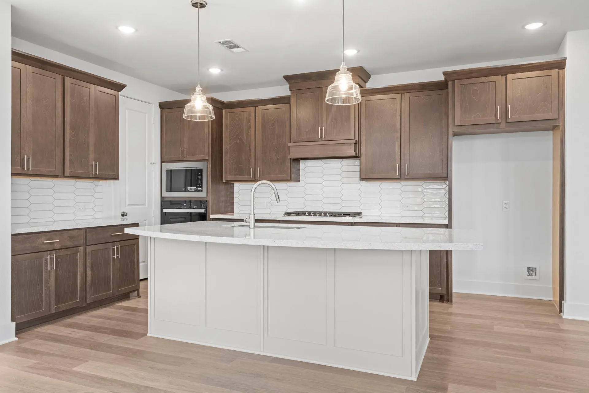 DAL_Mustang Lakes_Hudson_3101 Casa Blanca St (11).JPG