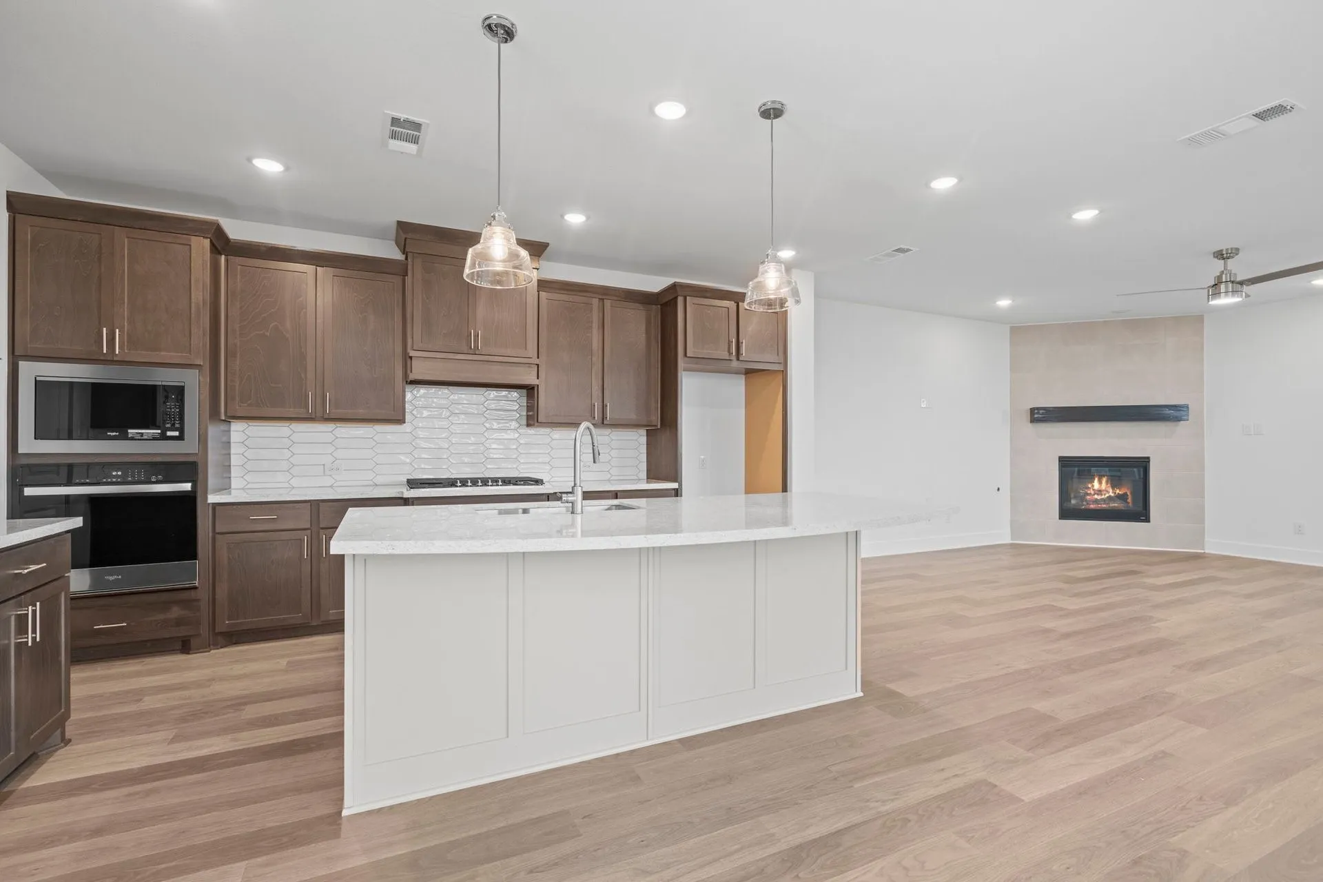 DAL_Mustang Lakes_Hudson_3101 Casa Blanca St (9).JPG