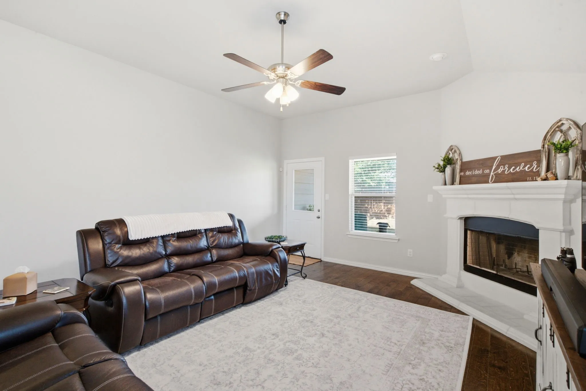 Single Family Residence For Sale in Tarrant County , 531 Hidden Springs Trail, Azle, Texas 76020, 4 Bedroom, 2 Bathroom, 2 Garage spaces, 2,151 Sqft, built in 2018, mls#21326766, Real Estate Agent in Azle, Homes For Sale in Tarrant county, Homes For Sale in Azle, Realtor in Azle Texas, Real Estate Brokerage Independent Realty Texas, Luminita Cordes Realtor