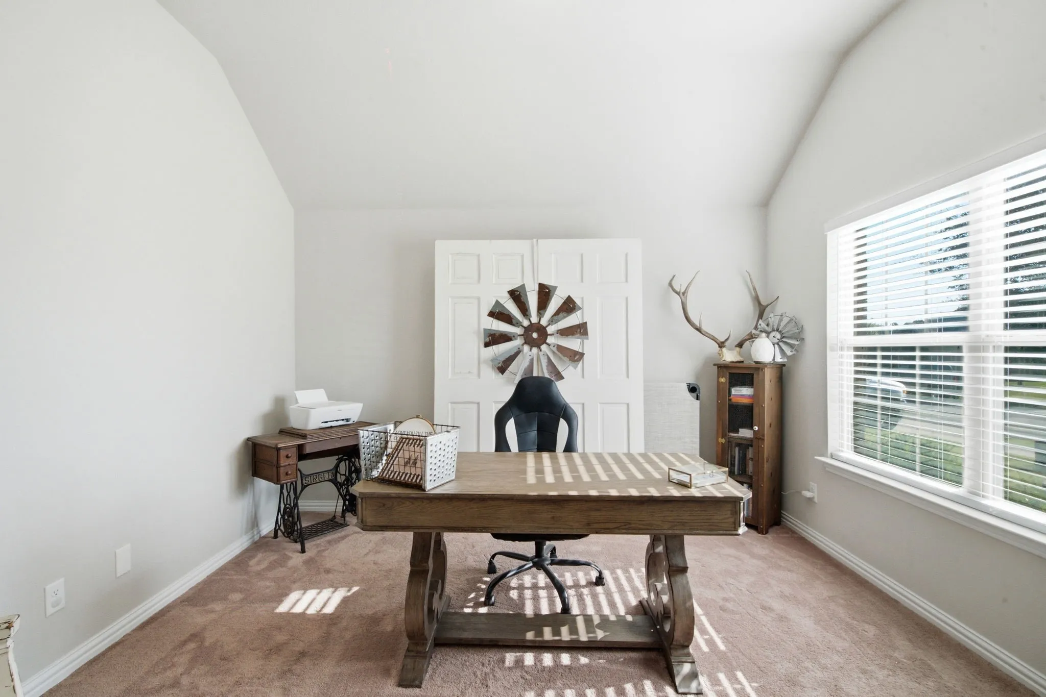 Single Family Residence For Sale in Tarrant County , 531 Hidden Springs Trail, Azle, Texas 76020, 4 Bedroom, 2 Bathroom, 2 Garage spaces, 2,151 Sqft, built in 2018, mls#21326766, Real Estate Agent in Azle, Homes For Sale in Tarrant county, Homes For Sale in Azle, Realtor in Azle Texas, Real Estate Brokerage Independent Realty Texas, Luminita Cordes Realtor
