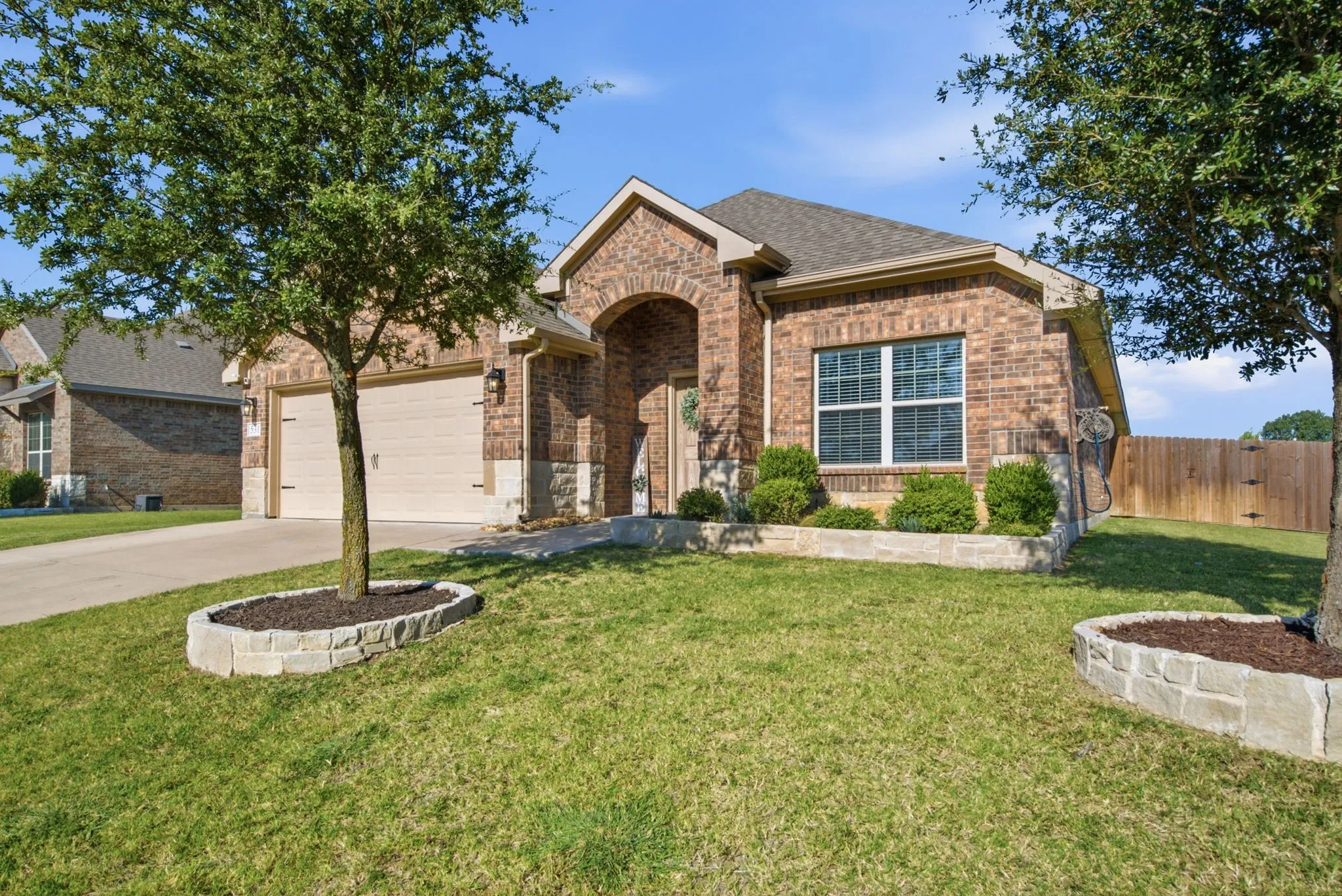 Single Family Residence For Sale in Tarrant County , 531 Hidden Springs Trail, Azle, Texas 76020, 4 Bedroom, 2 Bathroom, 2 Garage spaces, 2,151 Sqft, built in 2018, mls#21326766, Real Estate Agent in Azle, Homes For Sale in Tarrant county, Homes For Sale in Azle, Realtor in Azle Texas, Real Estate Brokerage Independent Realty Texas, Luminita Cordes Realtor