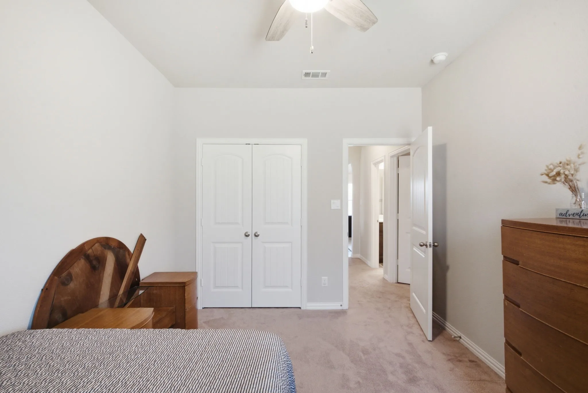 Single Family Residence For Sale in Tarrant County , 531 Hidden Springs Trail, Azle, Texas 76020, 4 Bedroom, 2 Bathroom, 2 Garage spaces, 2,151 Sqft, built in 2018, mls#21326766, Real Estate Agent in Azle, Homes For Sale in Tarrant county, Homes For Sale in Azle, Realtor in Azle Texas, Real Estate Brokerage Independent Realty Texas, Luminita Cordes Realtor