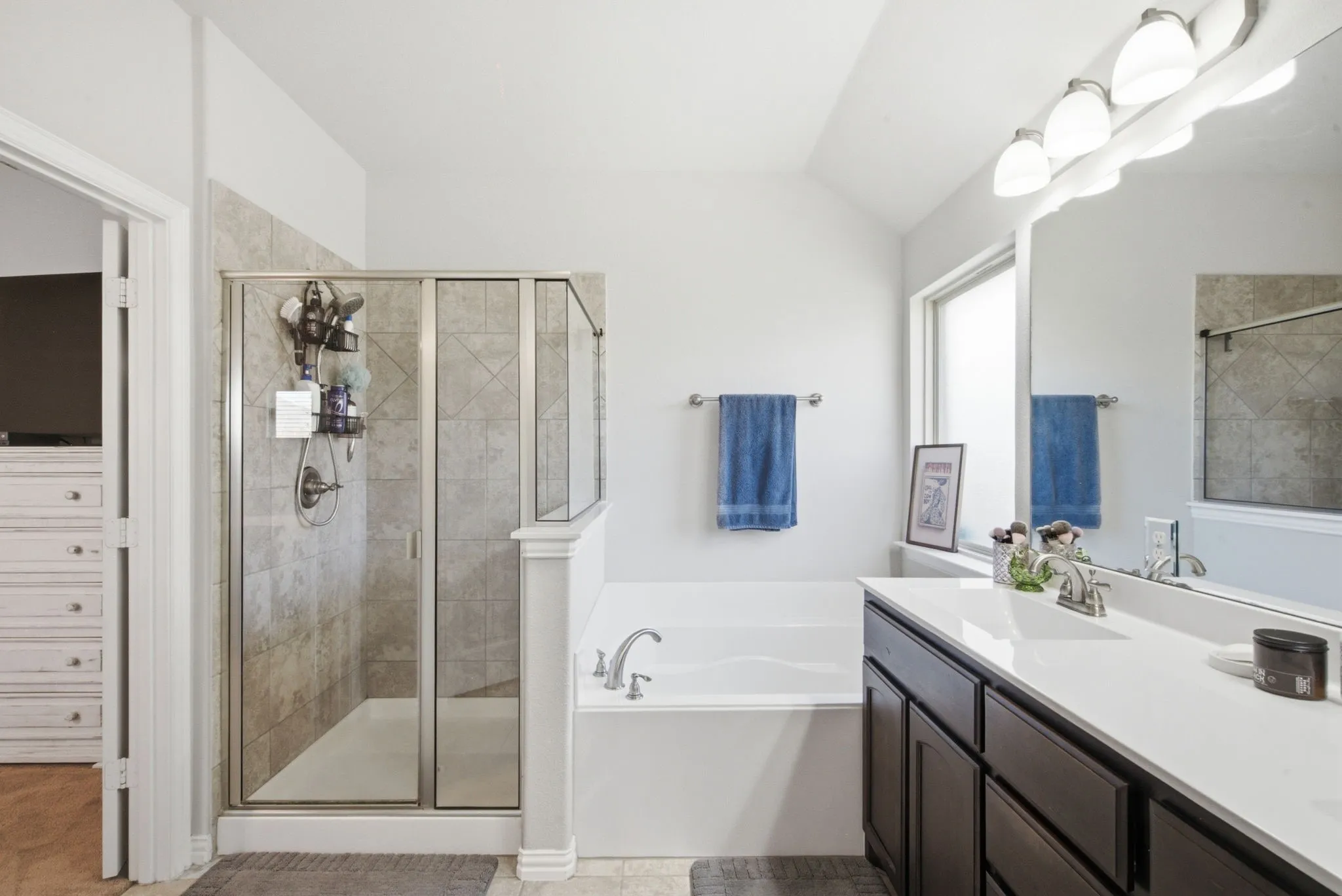 Single Family Residence For Sale in Tarrant County , 531 Hidden Springs Trail, Azle, Texas 76020, 4 Bedroom, 2 Bathroom, 2 Garage spaces, 2,151 Sqft, built in 2018, mls#21326766, Real Estate Agent in Azle, Homes For Sale in Tarrant county, Homes For Sale in Azle, Realtor in Azle Texas, Real Estate Brokerage Independent Realty Texas, Luminita Cordes Realtor