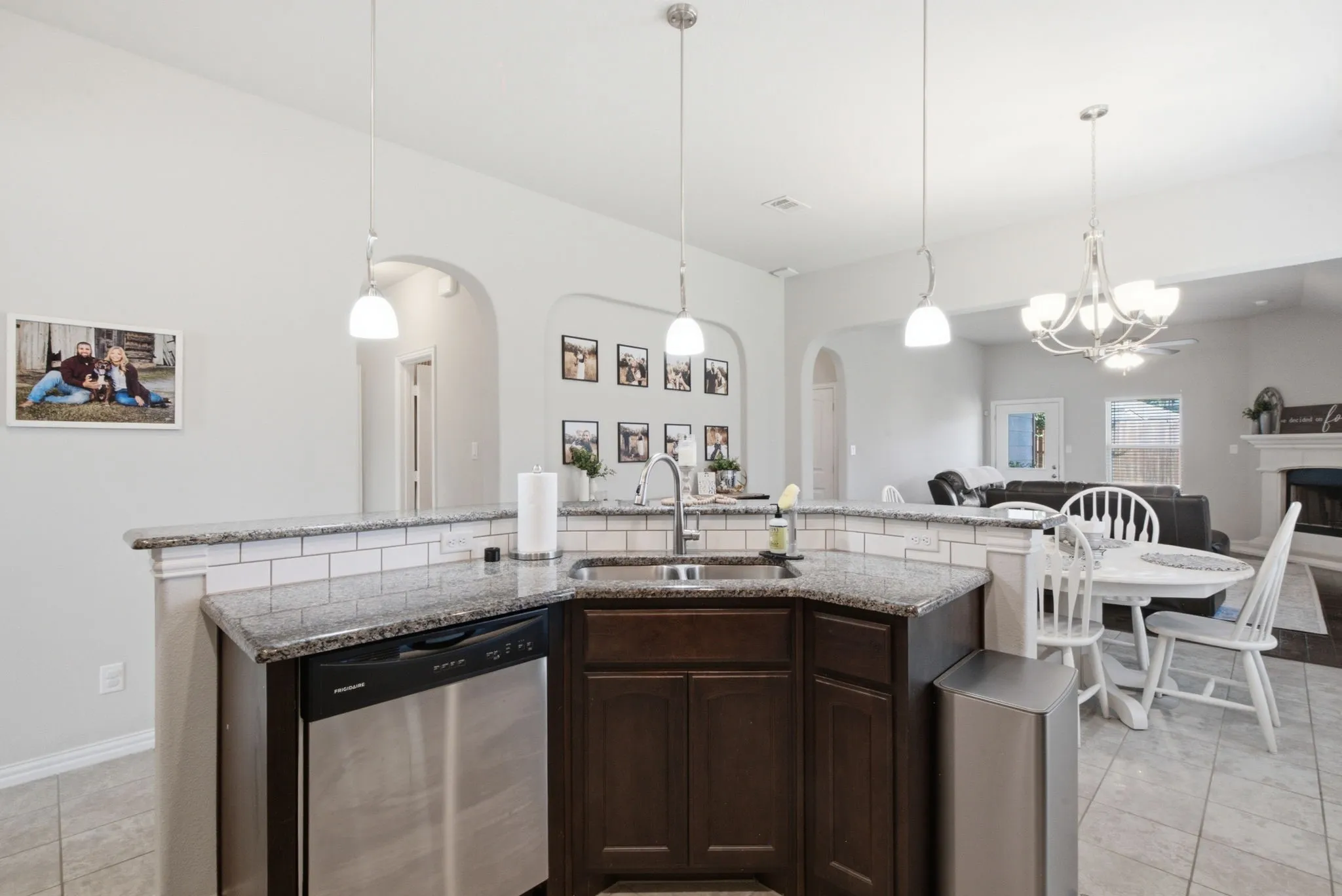 Single Family Residence For Sale in Tarrant County , 531 Hidden Springs Trail, Azle, Texas 76020, 4 Bedroom, 2 Bathroom, 2 Garage spaces, 2,151 Sqft, built in 2018, mls#21326766, Real Estate Agent in Azle, Homes For Sale in Tarrant county, Homes For Sale in Azle, Realtor in Azle Texas, Real Estate Brokerage Independent Realty Texas, Luminita Cordes Realtor