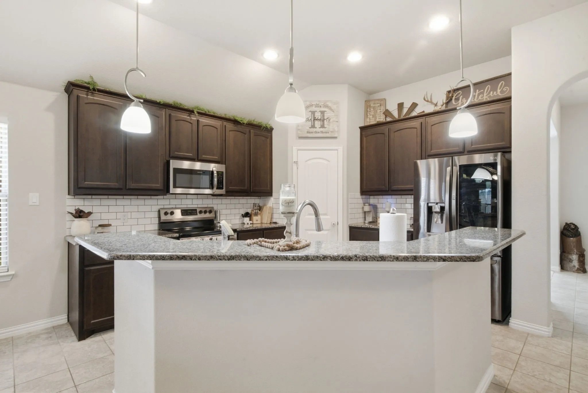 Single Family Residence For Sale in Tarrant County , 531 Hidden Springs Trail, Azle, Texas 76020, 4 Bedroom, 2 Bathroom, 2 Garage spaces, 2,151 Sqft, built in 2018, mls#21326766, Real Estate Agent in Azle, Homes For Sale in Tarrant county, Homes For Sale in Azle, Realtor in Azle Texas, Real Estate Brokerage Independent Realty Texas, Luminita Cordes Realtor