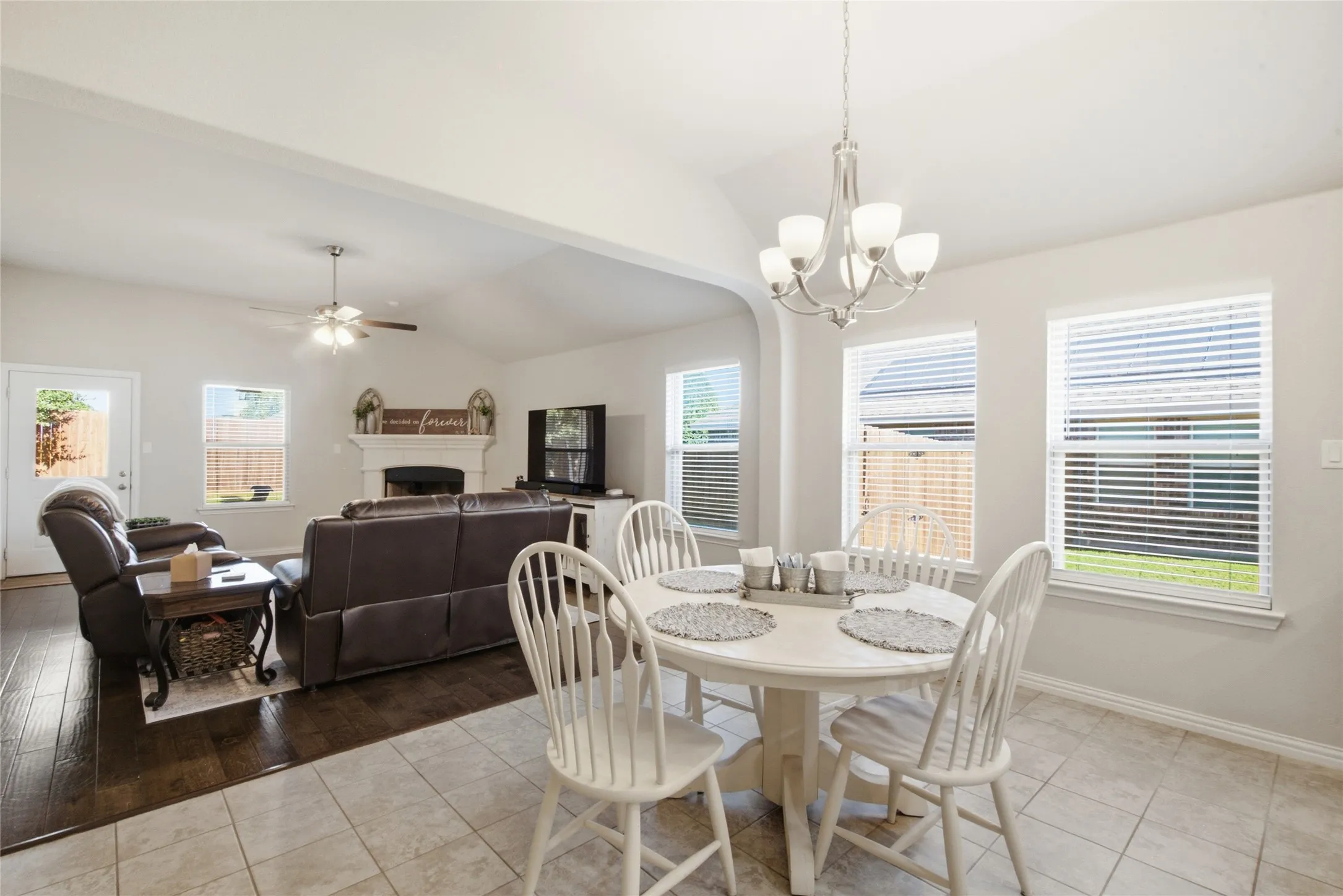 Single Family Residence For Sale in Tarrant County , 531 Hidden Springs Trail, Azle, Texas 76020, 4 Bedroom, 2 Bathroom, 2 Garage spaces, 2,151 Sqft, built in 2018, mls#21326766, Real Estate Agent in Azle, Homes For Sale in Tarrant county, Homes For Sale in Azle, Realtor in Azle Texas, Real Estate Brokerage Independent Realty Texas, Luminita Cordes Realtor