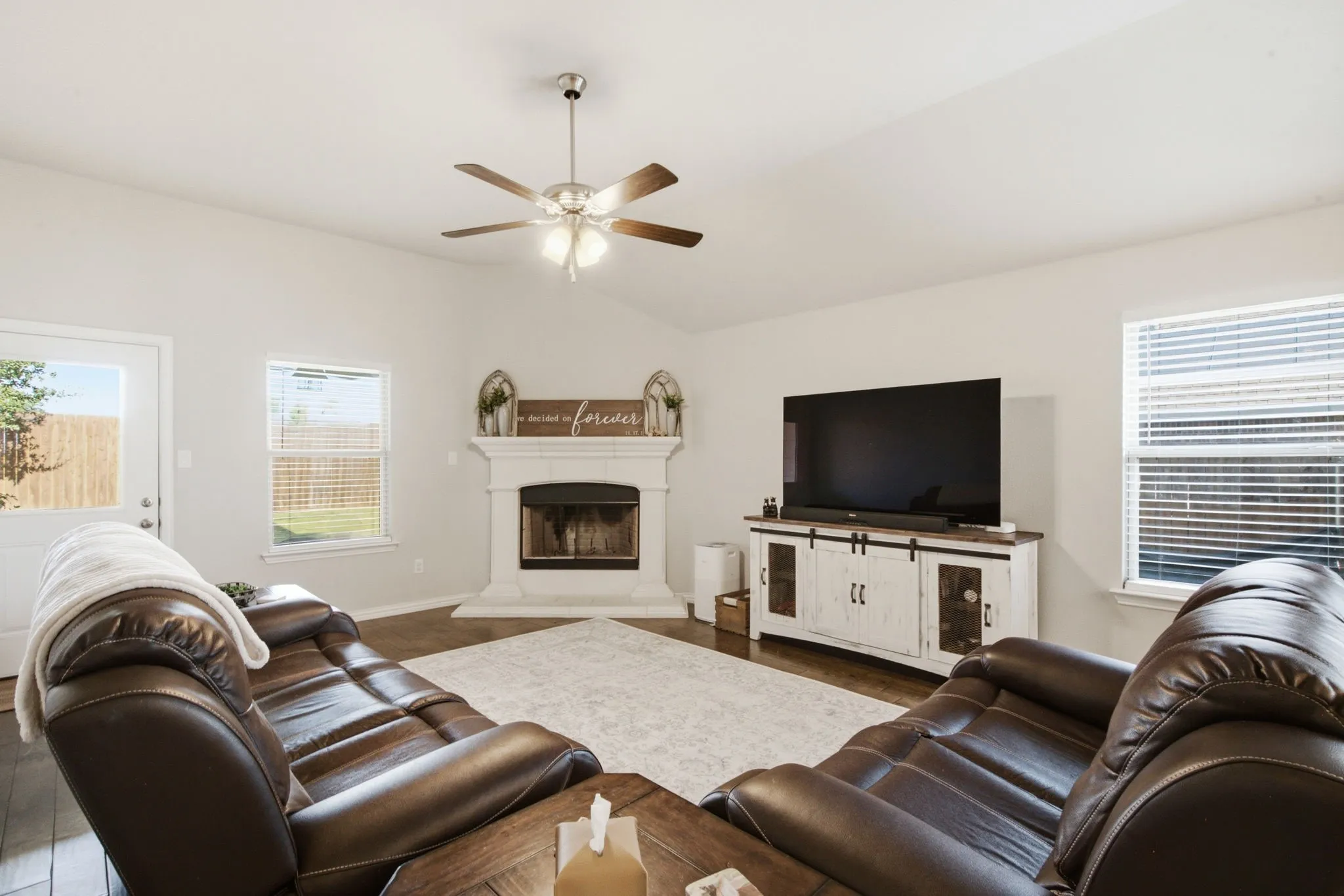 Single Family Residence For Sale in Tarrant County , 531 Hidden Springs Trail, Azle, Texas 76020, 4 Bedroom, 2 Bathroom, 2 Garage spaces, 2,151 Sqft, built in 2018, mls#21326766, Real Estate Agent in Azle, Homes For Sale in Tarrant county, Homes For Sale in Azle, Realtor in Azle Texas, Real Estate Brokerage Independent Realty Texas, Luminita Cordes Realtor