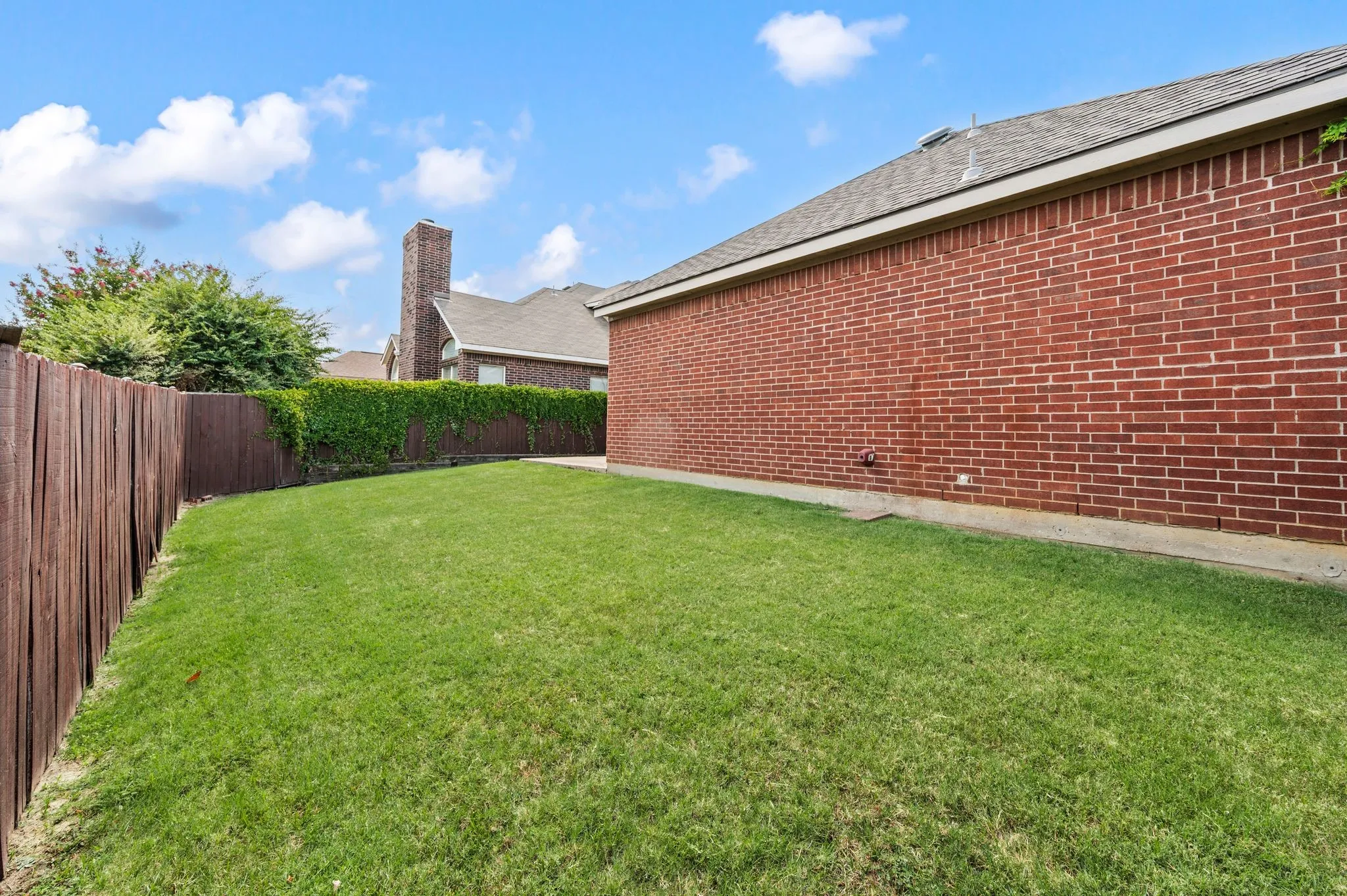 Single Family Residence For Sale in Denton County , 2308 Suntree Lane, Flower Mound, Texas 75022, 4 Bedroom, 3 Bathroom, 2 Garage spaces, 1,787 Sqft, built in 1994, mls#21321518, Real Estate Agent in Flower Mound, Homes For Sale in Denton county, Homes For Sale in Flower Mound, Realtor in Flower Mound Texas, Real Estate Brokerage Independent Realty Texas, Luminita Cordes Realtor