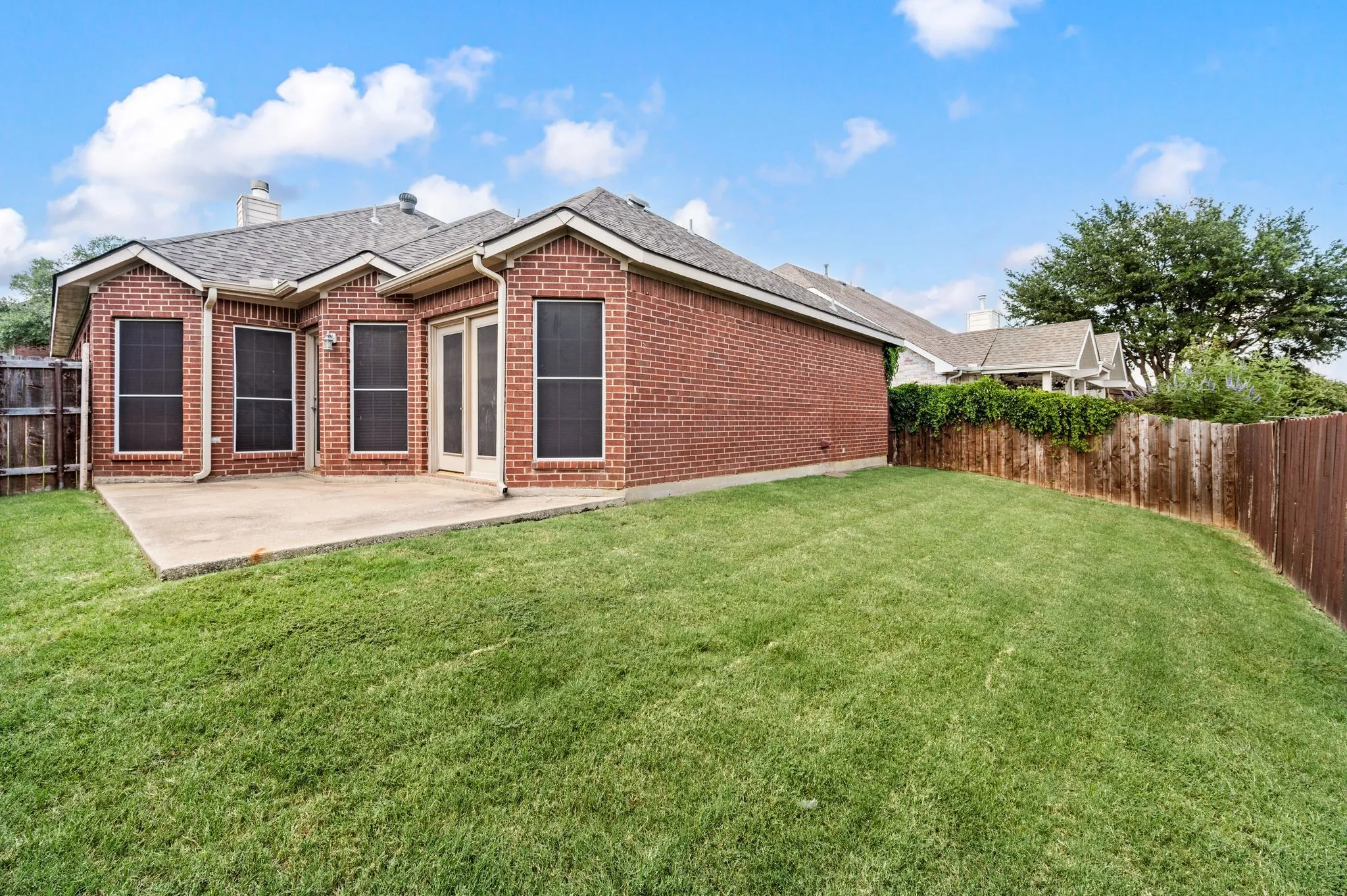 Single Family Residence For Sale in Denton County , 2308 Suntree Lane, Flower Mound, Texas 75022, 4 Bedroom, 3 Bathroom, 2 Garage spaces, 1,787 Sqft, built in 1994, mls#21321518, Real Estate Agent in Flower Mound, Homes For Sale in Denton county, Homes For Sale in Flower Mound, Realtor in Flower Mound Texas, Real Estate Brokerage Independent Realty Texas, Luminita Cordes Realtor