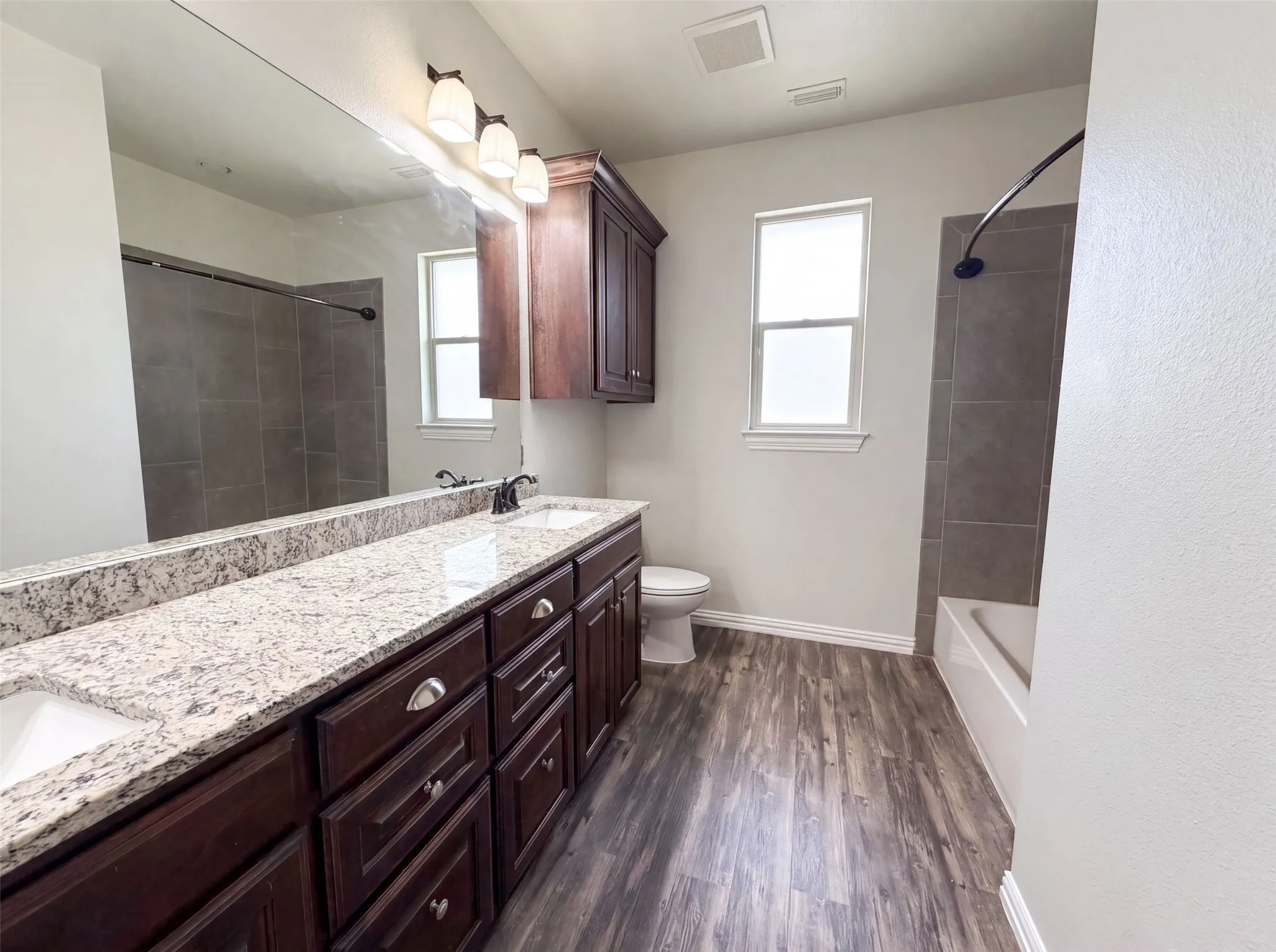 Single Family Residence For Sale in Tarrant County , 400 Blue Star Court, Burleson, Texas 76028, 5 Bedroom, 4 Bathroom, 2 Garage spaces, 3,139 Sqft, built in 2015, mls#21326762, Real Estate Agent in Burleson, Homes For Sale in Tarrant county, Homes For Sale in Burleson, Realtor in Burleson Texas, Real Estate Brokerage Independent Realty Texas, Luminita Cordes Realtor