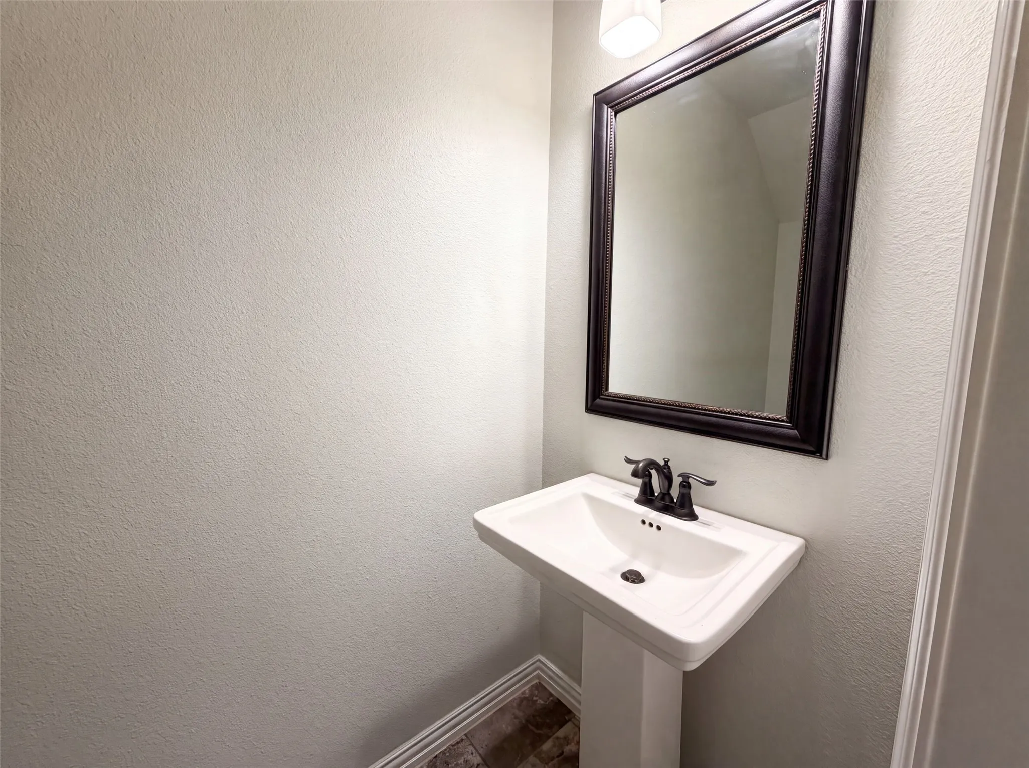 Single Family Residence For Sale in Tarrant County , 400 Blue Star Court, Burleson, Texas 76028, 5 Bedroom, 4 Bathroom, 2 Garage spaces, 3,139 Sqft, built in 2015, mls#21326762, Real Estate Agent in Burleson, Homes For Sale in Tarrant county, Homes For Sale in Burleson, Realtor in Burleson Texas, Real Estate Brokerage Independent Realty Texas, Luminita Cordes Realtor