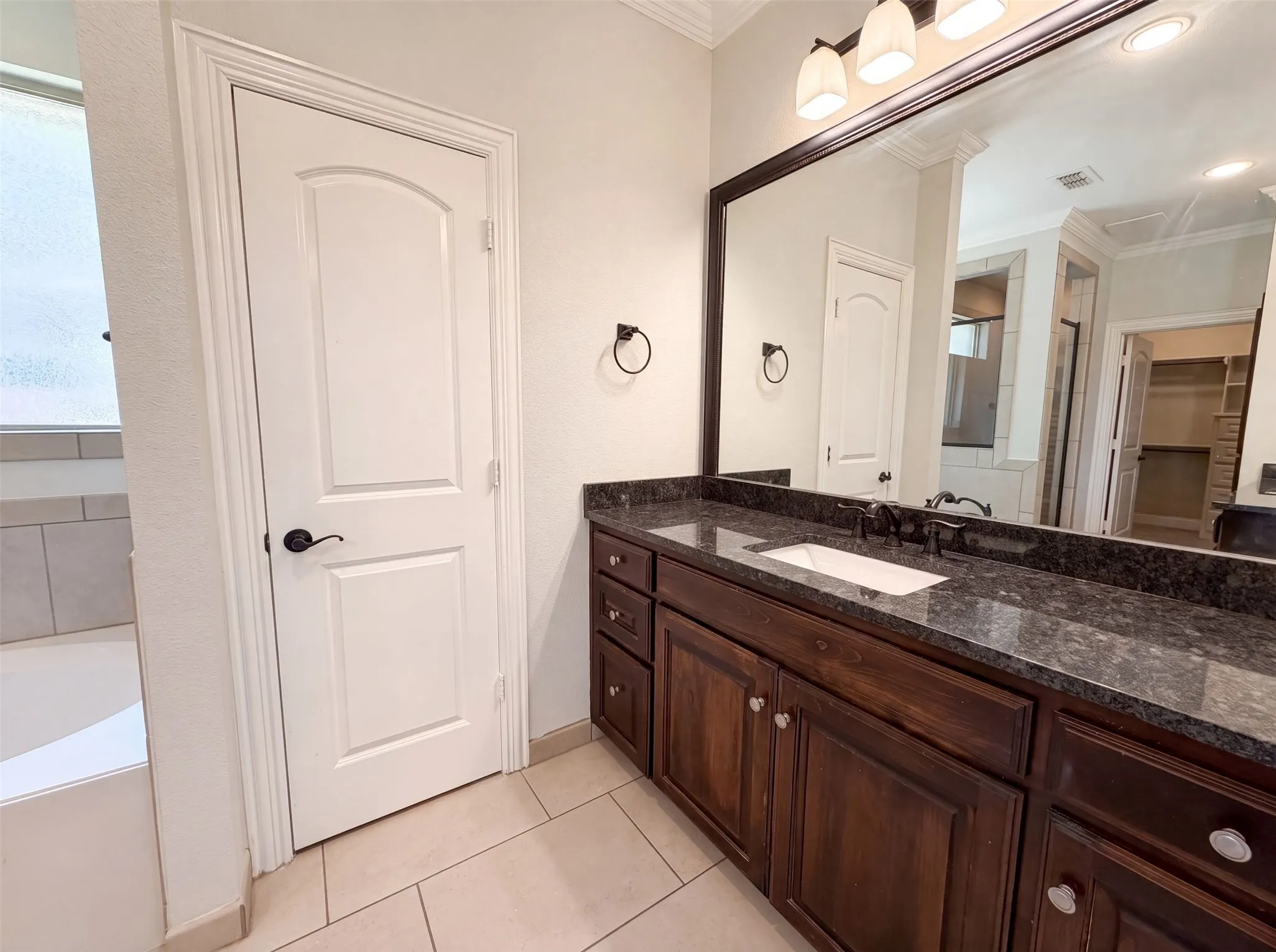Single Family Residence For Sale in Tarrant County , 400 Blue Star Court, Burleson, Texas 76028, 5 Bedroom, 4 Bathroom, 2 Garage spaces, 3,139 Sqft, built in 2015, mls#21326762, Real Estate Agent in Burleson, Homes For Sale in Tarrant county, Homes For Sale in Burleson, Realtor in Burleson Texas, Real Estate Brokerage Independent Realty Texas, Luminita Cordes Realtor