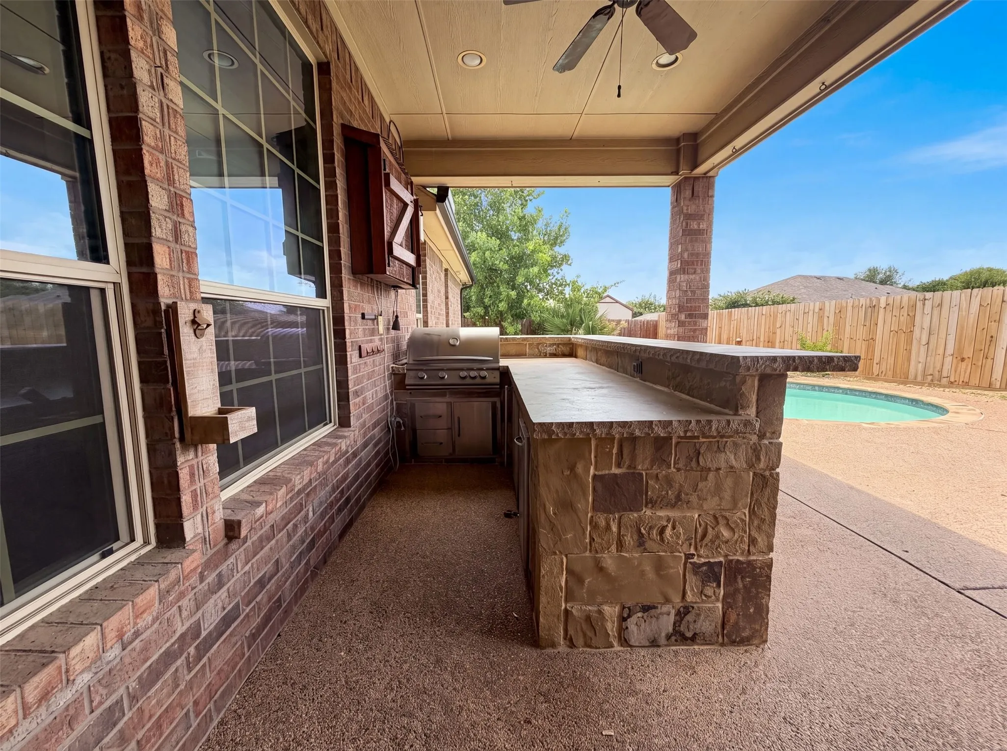 Single Family Residence For Sale in Tarrant County , 400 Blue Star Court, Burleson, Texas 76028, 5 Bedroom, 4 Bathroom, 2 Garage spaces, 3,139 Sqft, built in 2015, mls#21326762, Real Estate Agent in Burleson, Homes For Sale in Tarrant county, Homes For Sale in Burleson, Realtor in Burleson Texas, Real Estate Brokerage Independent Realty Texas, Luminita Cordes Realtor