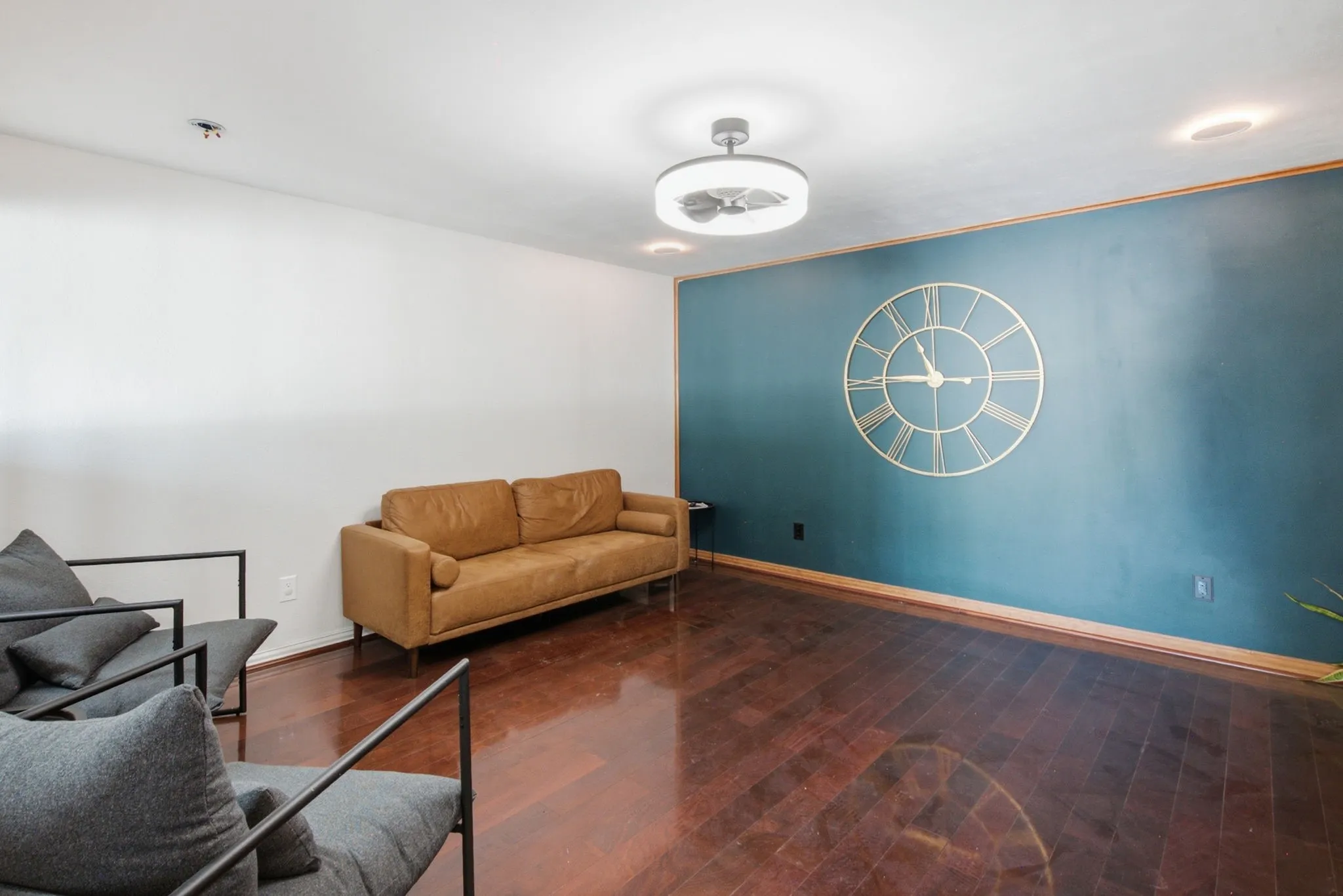 Office For Sale in Eastland County , 711 W Commerce Street, Eastland, Texas 76448, 0, 0, Garage spaces, 0 Sqft, built in 1980, Price $150,000, mls#21325997, Real Estate Agent in Eastland, Homes For Sale in Eastland county, Homes For Sale in Eastland, Realtor in Eastland Texas, Real Estate Brokerage Independent Realty Texas, Luminita Cordes Realtor