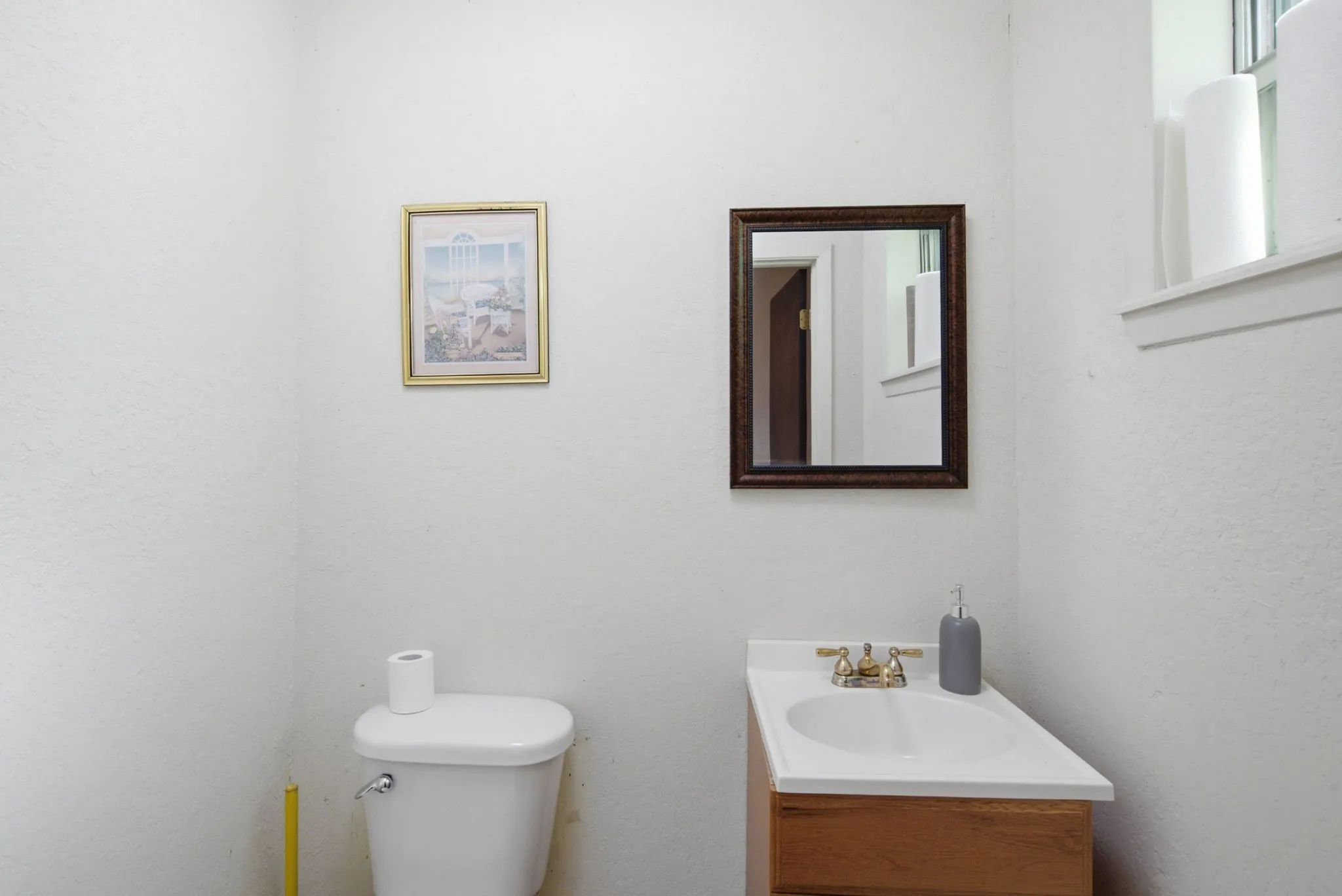 Office For Sale in Eastland County , 711 W Commerce Street, Eastland, Texas 76448, 0, 0, Garage spaces, 0 Sqft, built in 1980, Price $150,000, mls#21325997, Real Estate Agent in Eastland, Homes For Sale in Eastland county, Homes For Sale in Eastland, Realtor in Eastland Texas, Real Estate Brokerage Independent Realty Texas, Luminita Cordes Realtor