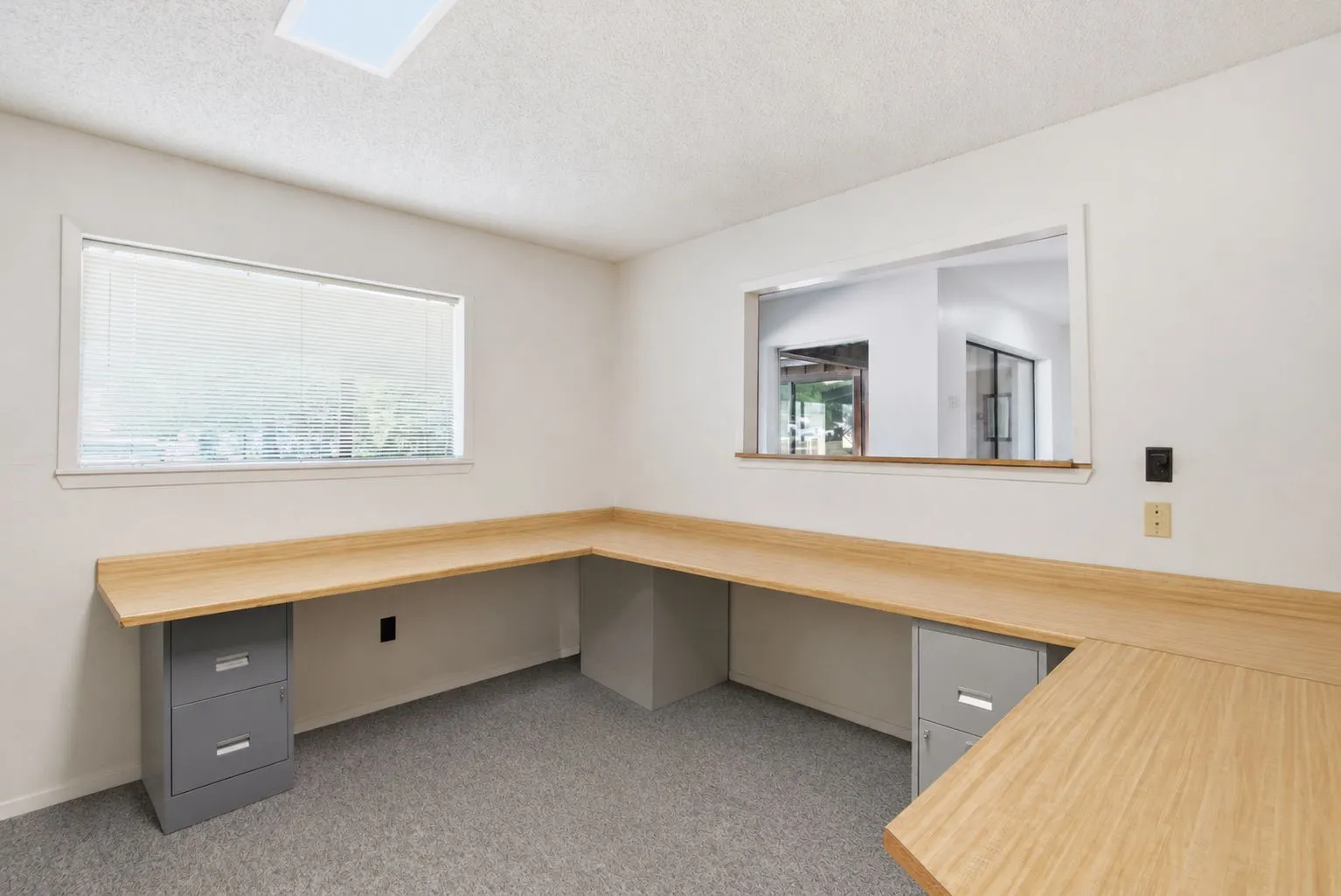Office For Sale in Eastland County , 711 W Commerce Street, Eastland, Texas 76448, 0, 0, Garage spaces, 0 Sqft, built in 1980, Price $150,000, mls#21325997, Real Estate Agent in Eastland, Homes For Sale in Eastland county, Homes For Sale in Eastland, Realtor in Eastland Texas, Real Estate Brokerage Independent Realty Texas, Luminita Cordes Realtor