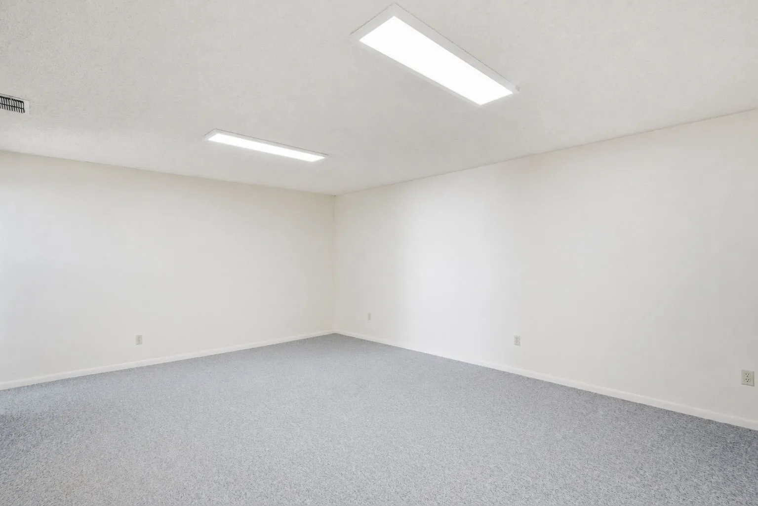 Office For Sale in Eastland County , 711 W Commerce Street, Eastland, Texas 76448, 0, 0, Garage spaces, 0 Sqft, built in 1980, Price $150,000, mls#21325997, Real Estate Agent in Eastland, Homes For Sale in Eastland county, Homes For Sale in Eastland, Realtor in Eastland Texas, Real Estate Brokerage Independent Realty Texas, Luminita Cordes Realtor