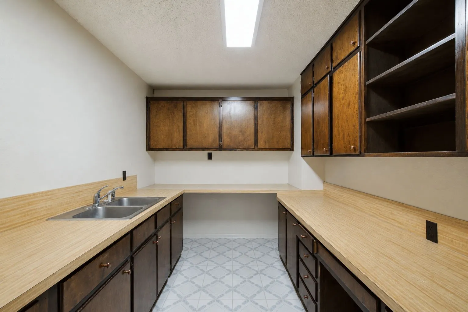 Office For Sale in Eastland County , 711 W Commerce Street, Eastland, Texas 76448, 0, 0, Garage spaces, 0 Sqft, built in 1980, Price $150,000, mls#21325997, Real Estate Agent in Eastland, Homes For Sale in Eastland county, Homes For Sale in Eastland, Realtor in Eastland Texas, Real Estate Brokerage Independent Realty Texas, Luminita Cordes Realtor