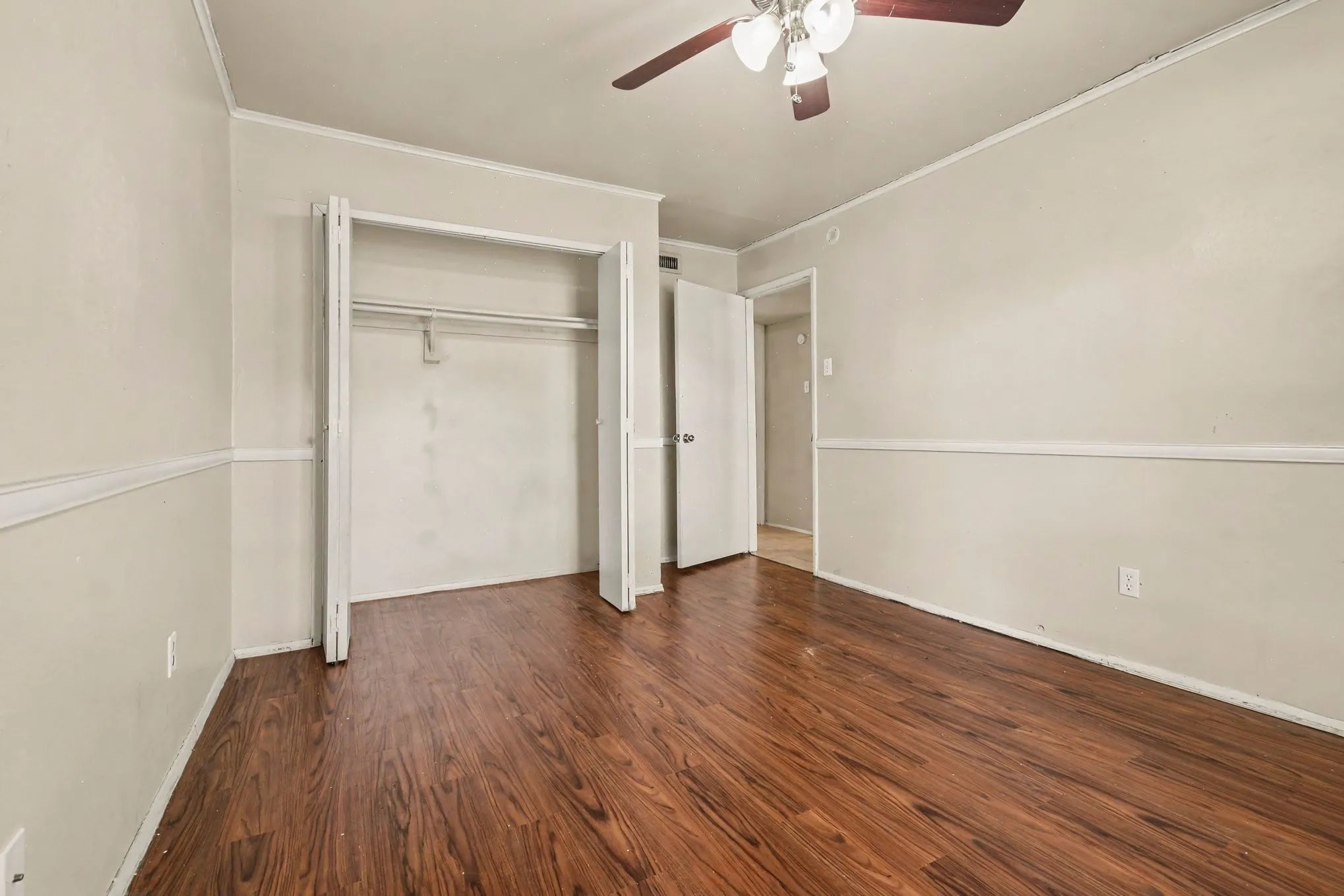 Single Family Residence For Rent in Dallas County , 4237 Foliage Drive, Garland, Texas 75043, 3 Bedroom, 2 Bathroom, 2 Garage spaces, 1,531 Sqft, built in 1972, mls#21326781, Real Estate Agent in Garland, Homes For Rent in Dallas county, Homes For Rent in Garland, Realtor in Garland Texas, Real Estate Brokerage Independent Realty Texas, Luminita Cordes Realtor