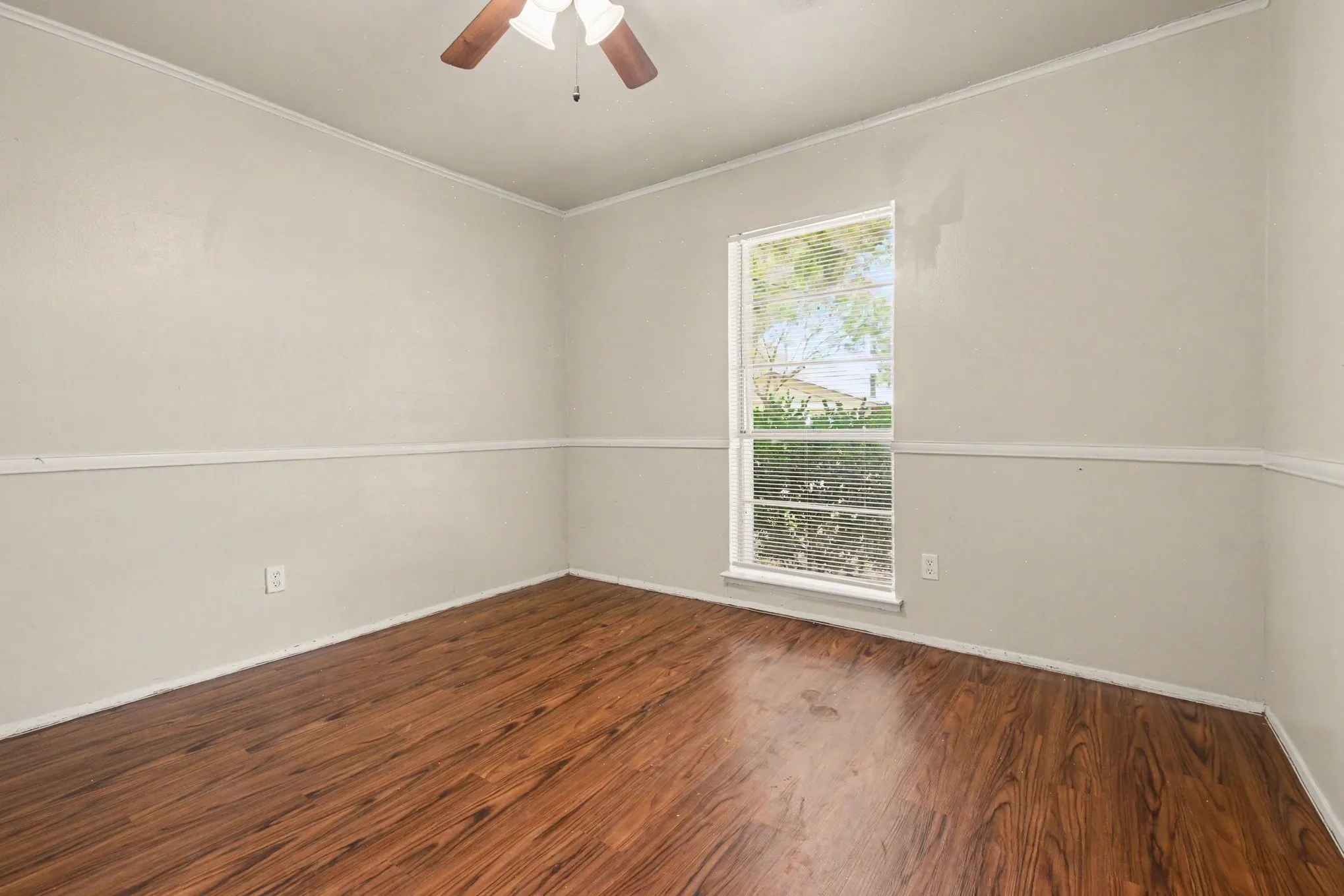 Single Family Residence For Rent in Dallas County , 4237 Foliage Drive, Garland, Texas 75043, 3 Bedroom, 2 Bathroom, 2 Garage spaces, 1,531 Sqft, built in 1972, mls#21326781, Real Estate Agent in Garland, Homes For Rent in Dallas county, Homes For Rent in Garland, Realtor in Garland Texas, Real Estate Brokerage Independent Realty Texas, Luminita Cordes Realtor